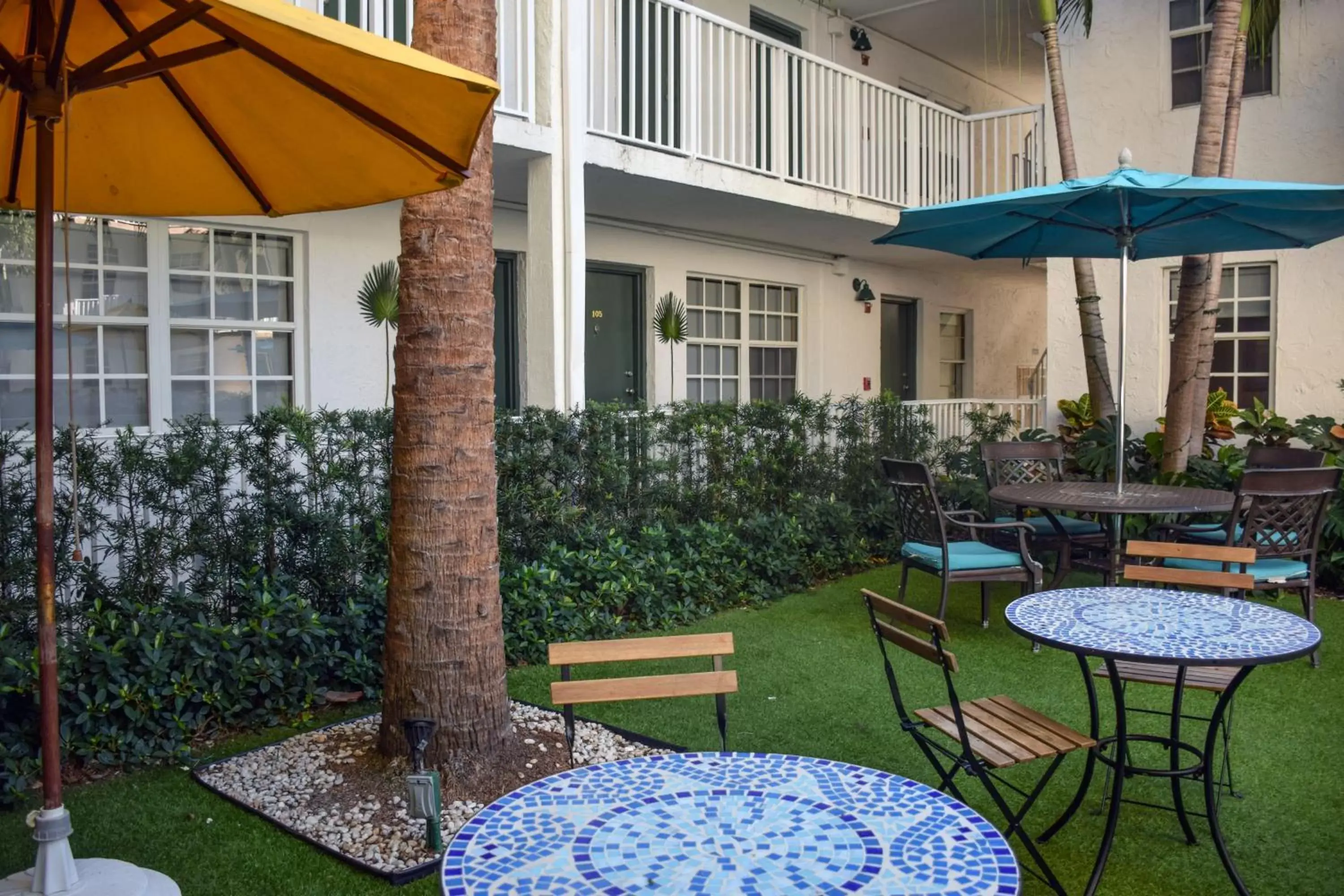 Patio, Garden in Coral Reef at Key Biscayne
