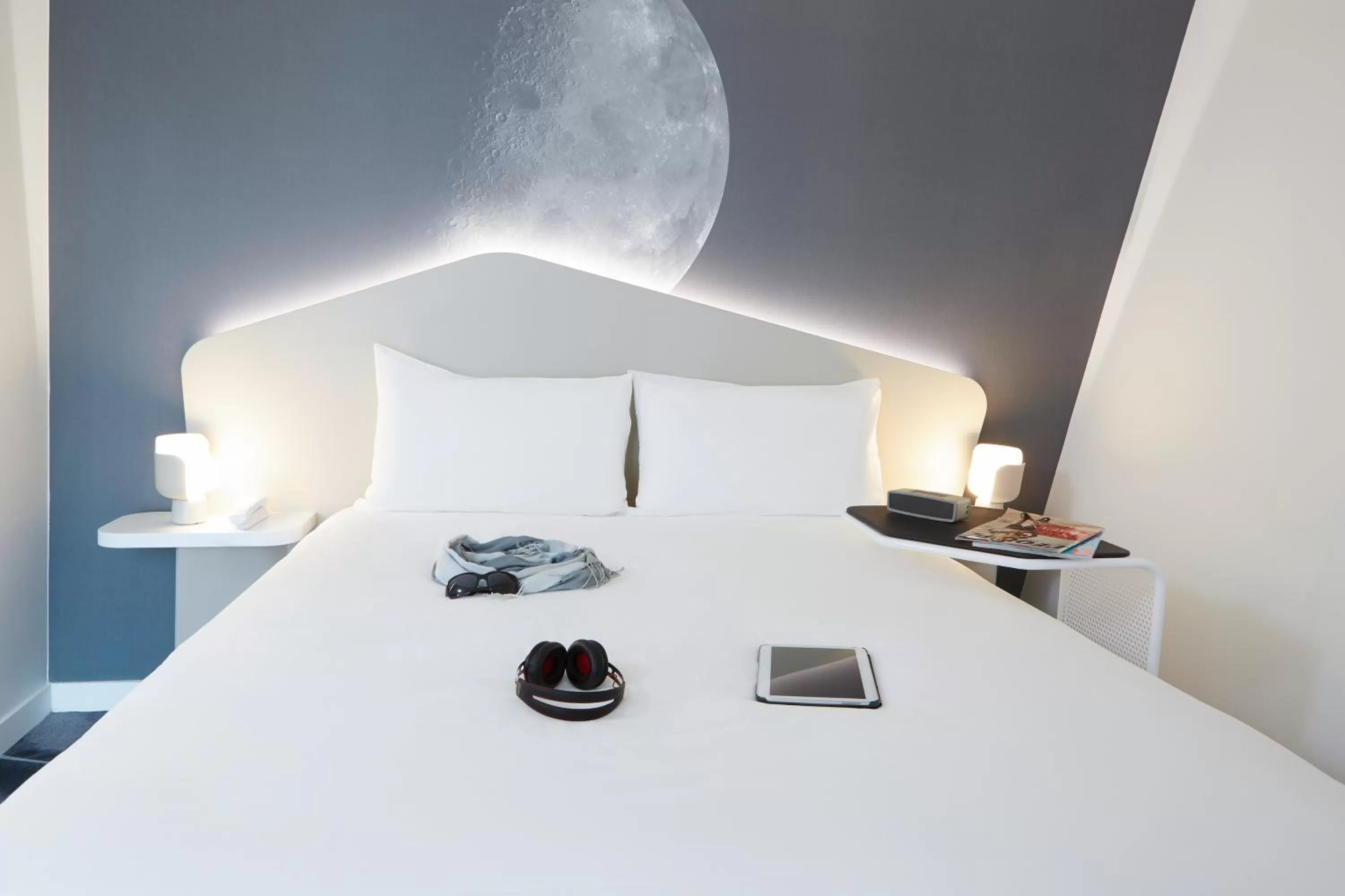 Bedroom, Bed in ibis Styles Paris Charles de Gaulle Airport