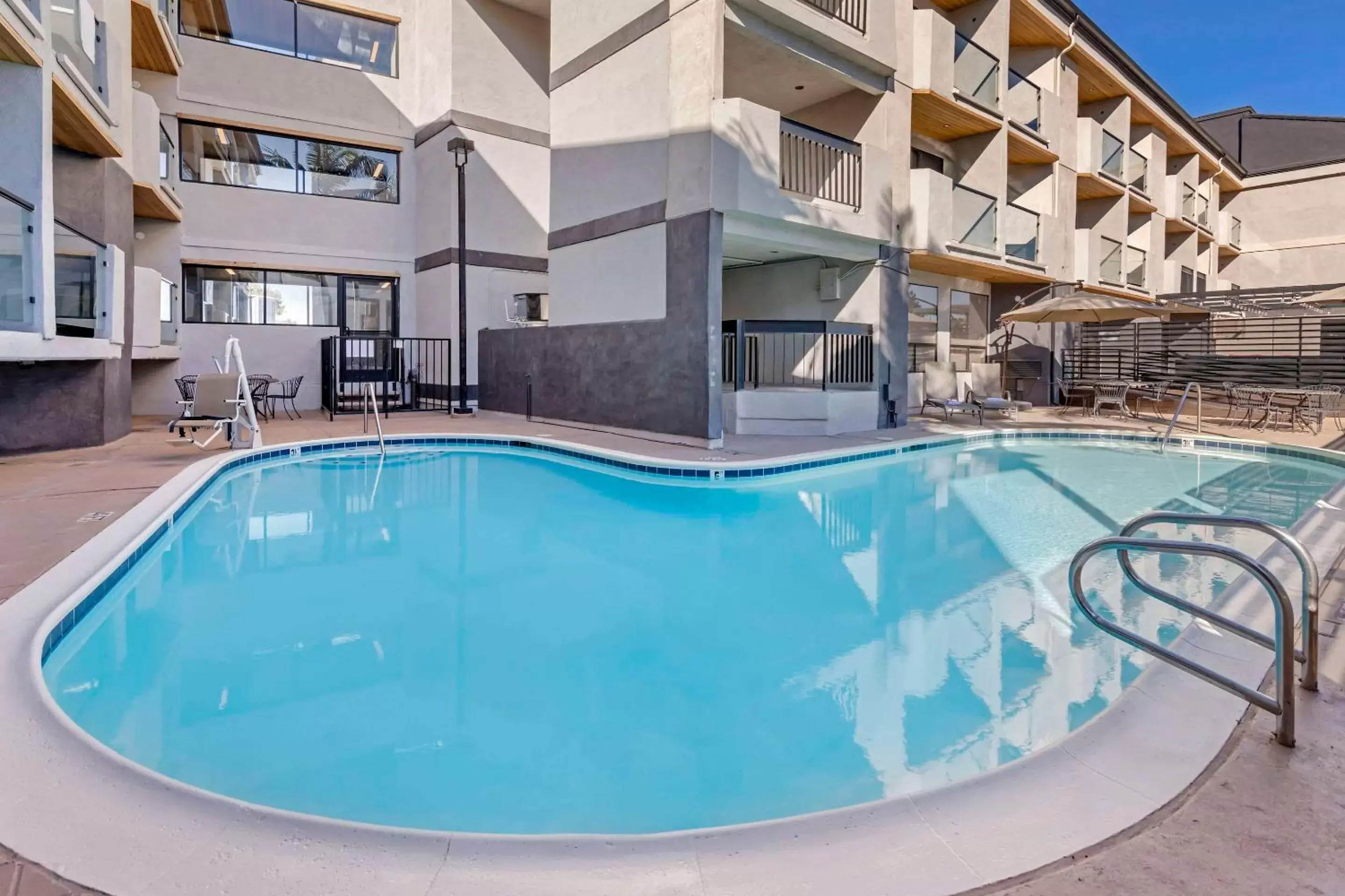 Swimming Pool in Quality Inn & Suites Irvine Spectrum