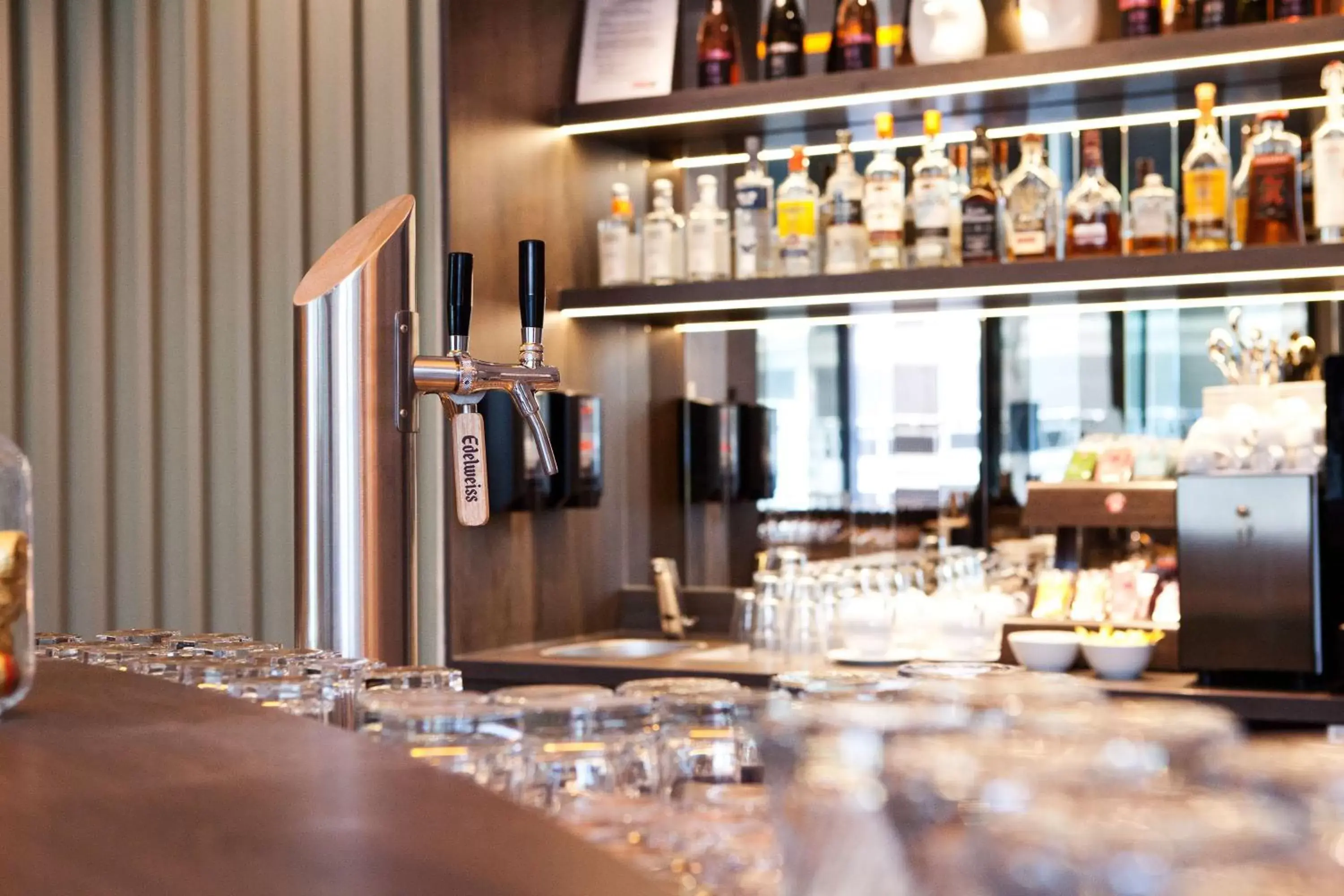 Lounge or bar in Hampton By Hilton Vienna Messe Lounge or bar in Hampton By Hilton Vienna Messe