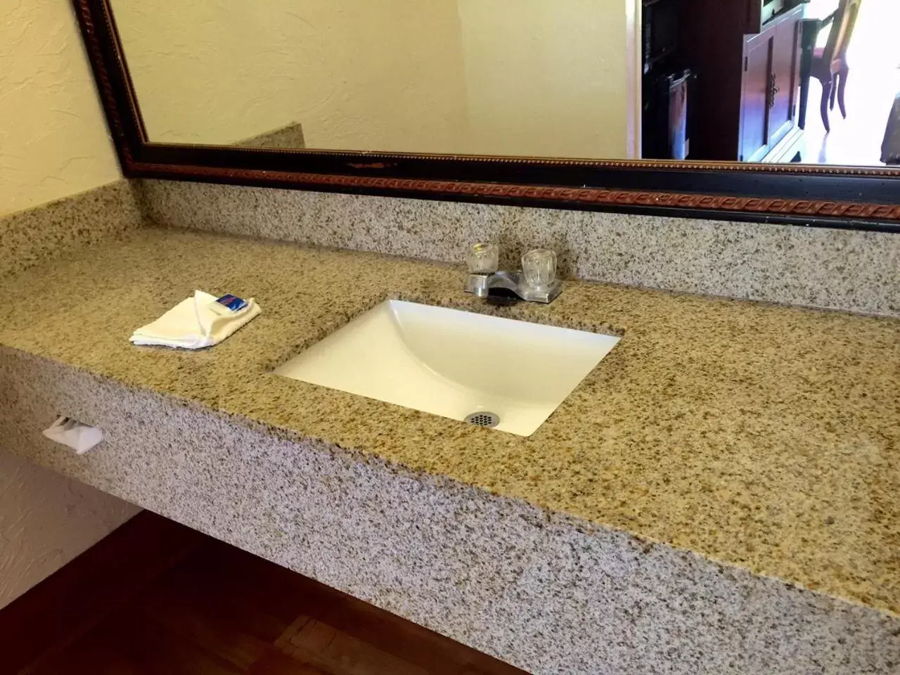 Queen Room with Two Queen Beds - Non-Smoking in Motel 6-Townsend, GA Queen Room with Two Queen Beds - Non-Smoking in Motel 6-Townsend, GA