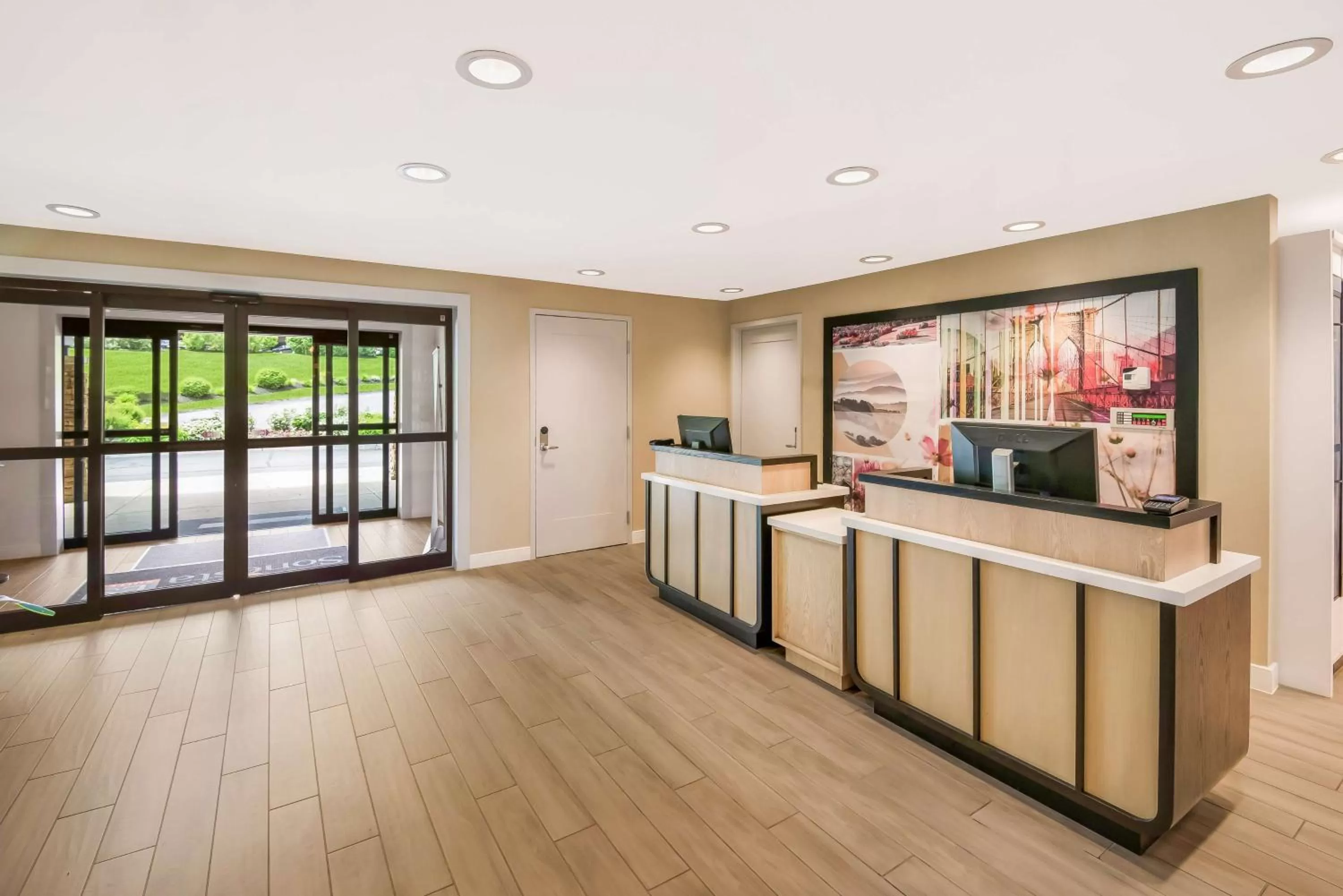 Lobby or reception in Sonesta ES Suites Andover Boston