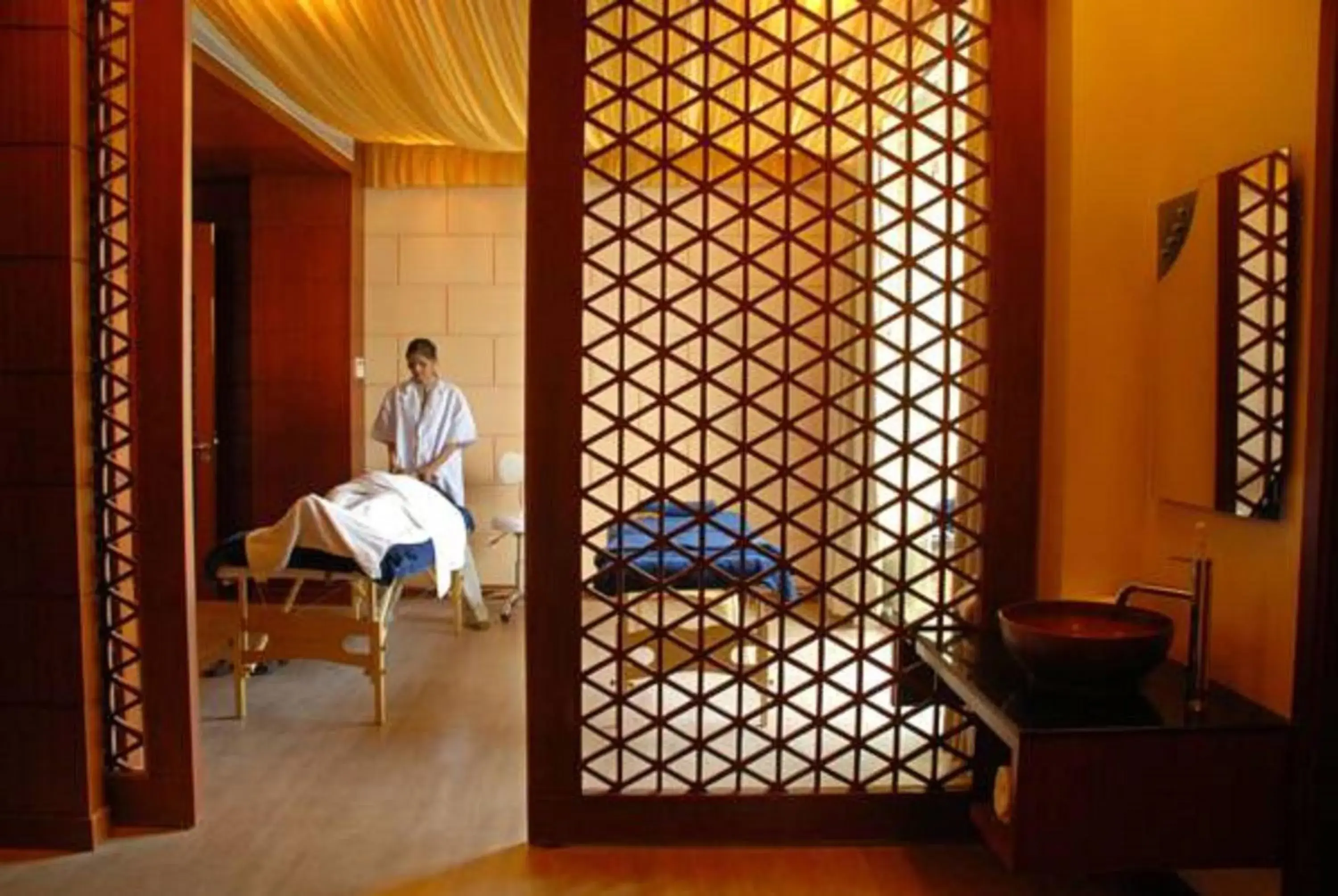 Massage in Hotel Cambay Grand - Kukas