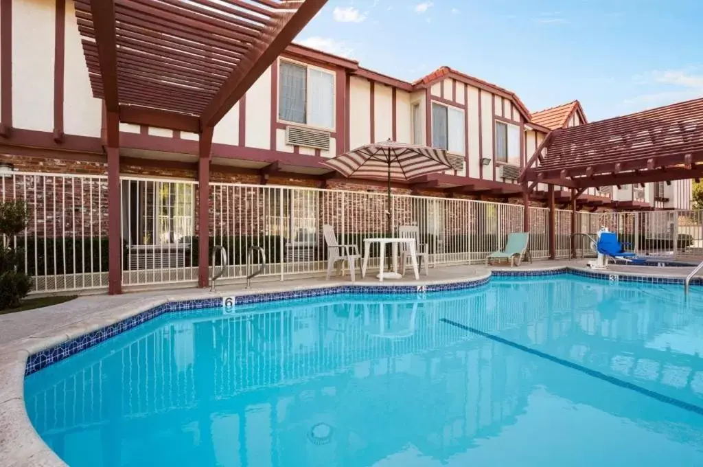 Swimming Pool in Super 8 by Wyndham Santa Clarita/Valencia