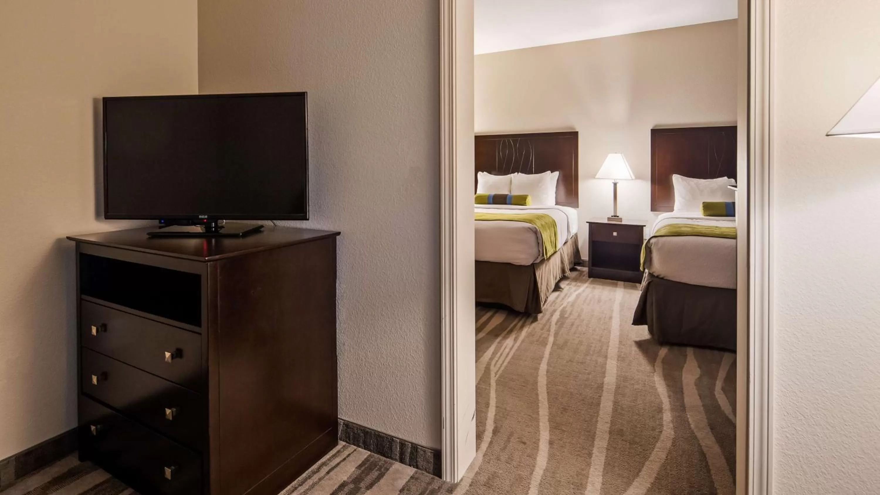 Queen Suite with Two Queen Beds with Kitchenette in Best Western Plus Denver City Hotel & Suites