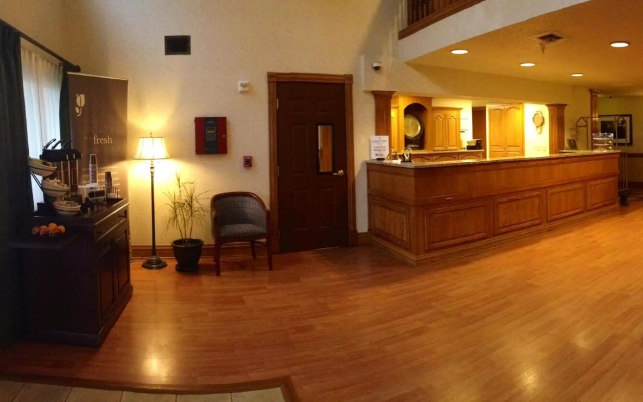 Lobby or reception in Country Inn & Suites by Radisson, Lincoln North Hotel and Conference Center, NE
