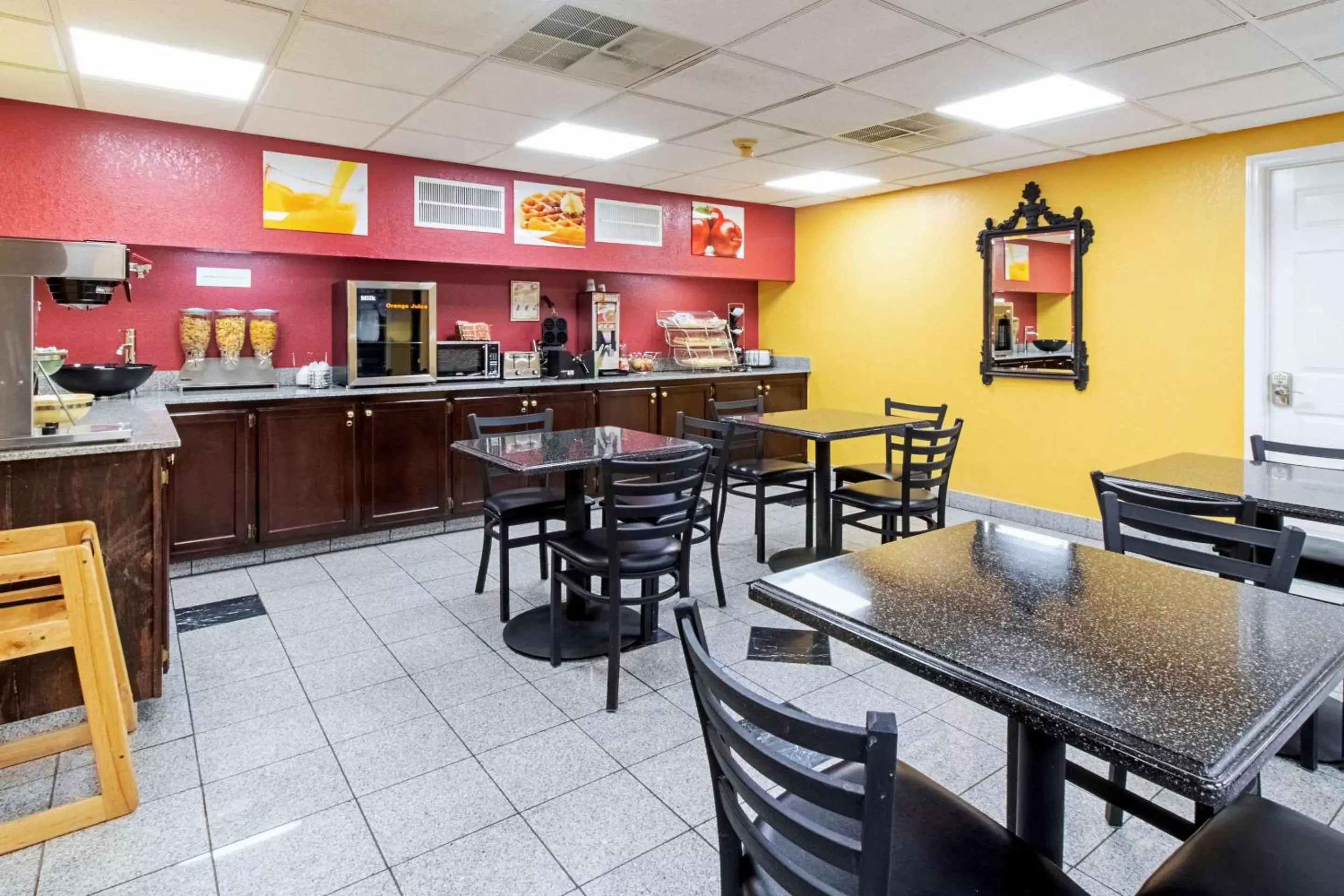 Restaurant/places to eat in Quality Inn & Suites Dickson Restaurant/places to eat in Quality Inn & Suites Dickson