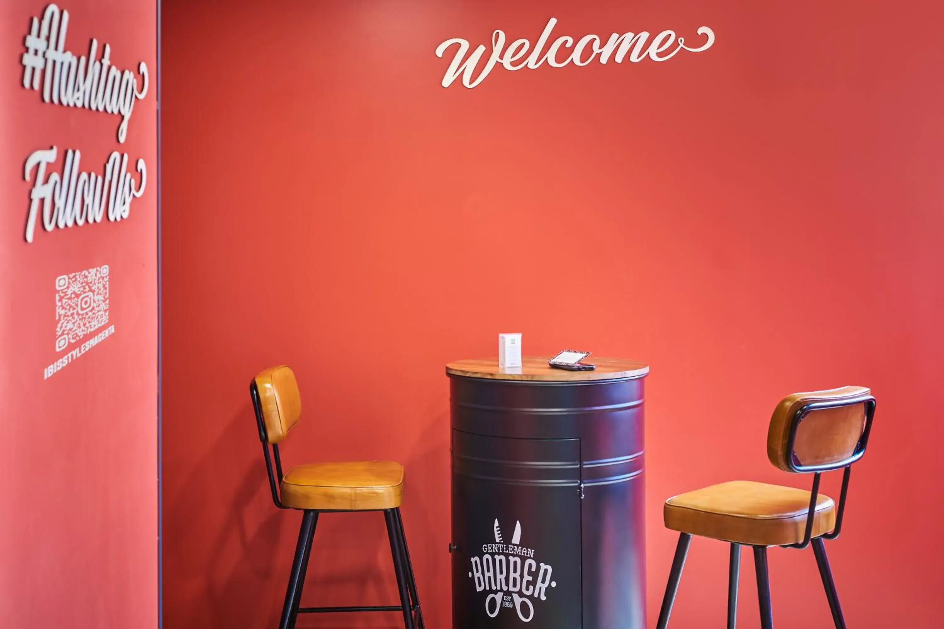 Lounge or bar in Ibis Styles Paris Gare de l'Est Magenta Lounge or bar in Ibis Styles Paris Gare de l'Est Magenta