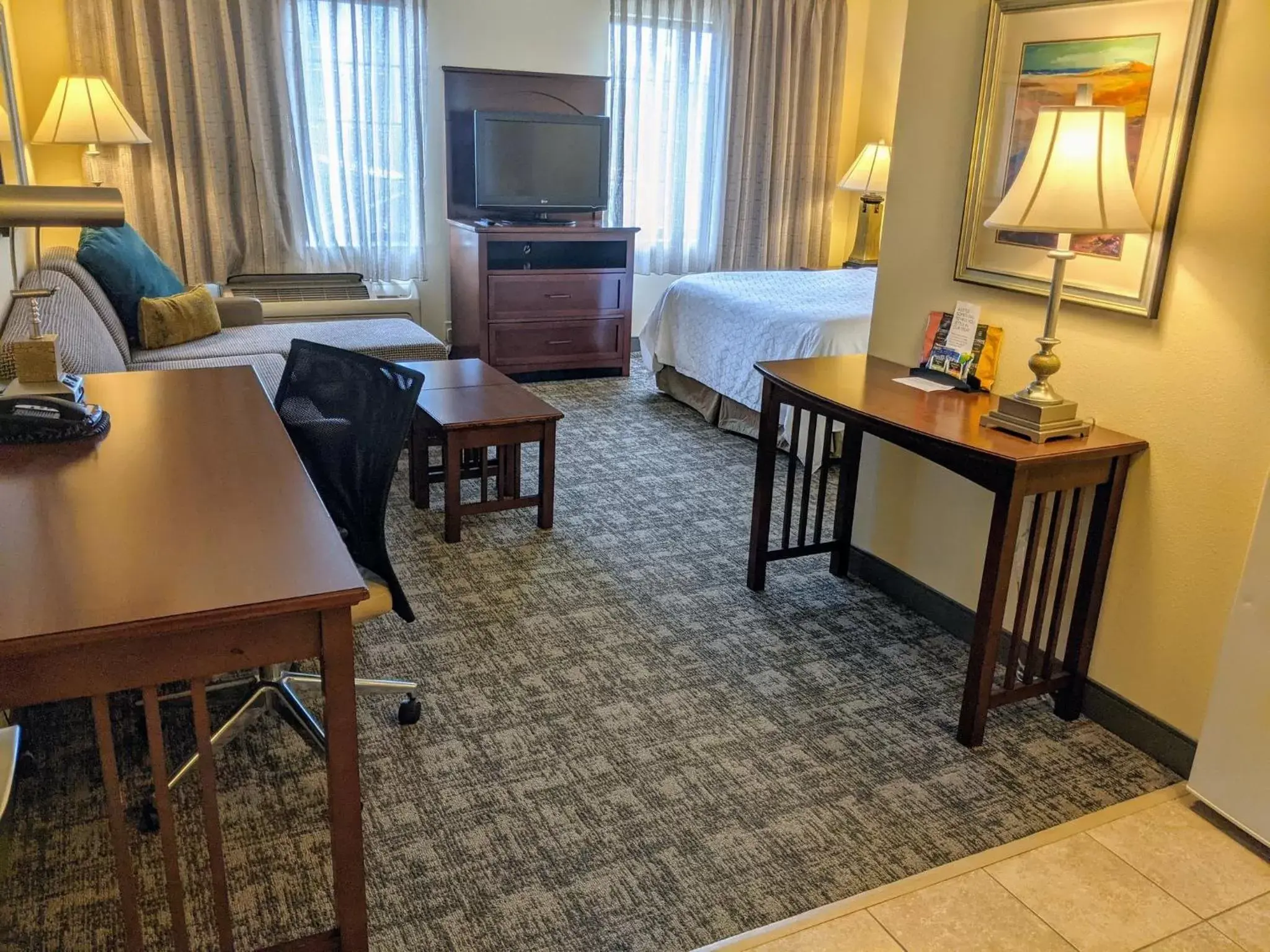 Photo of the whole room, Seating Area in Staybridge Suites Indianapolis-Carmel, an IHG Hotel