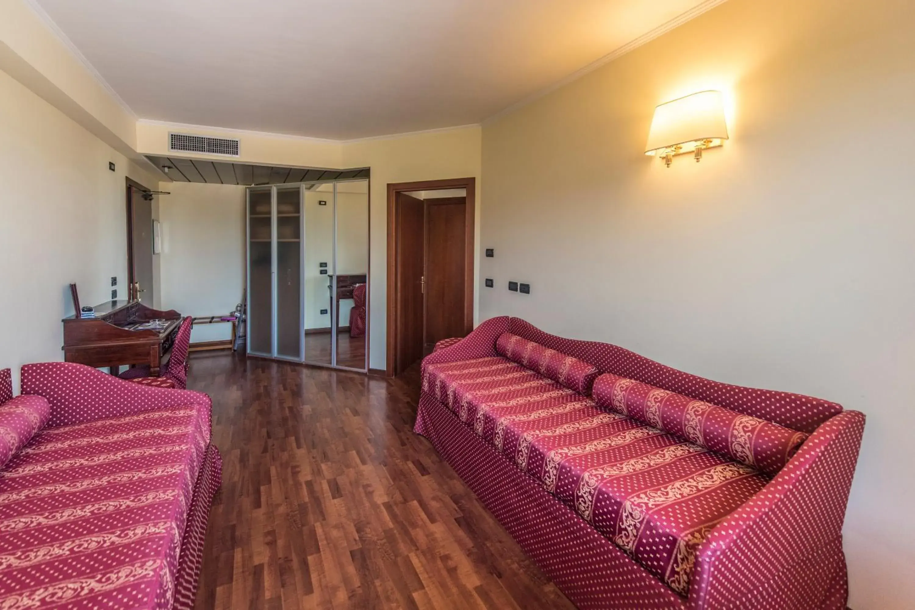 Living room, Seating Area in Admiral Hotel Villa Erme