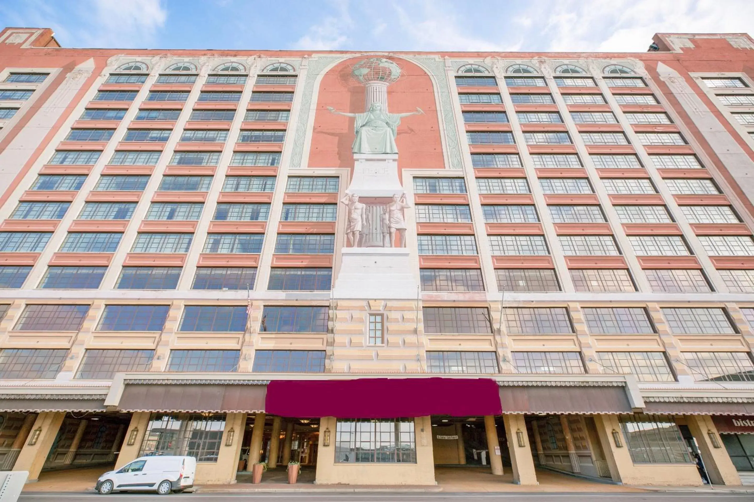 Property Building in OYO Hotel St Louis Downtown City Center MO