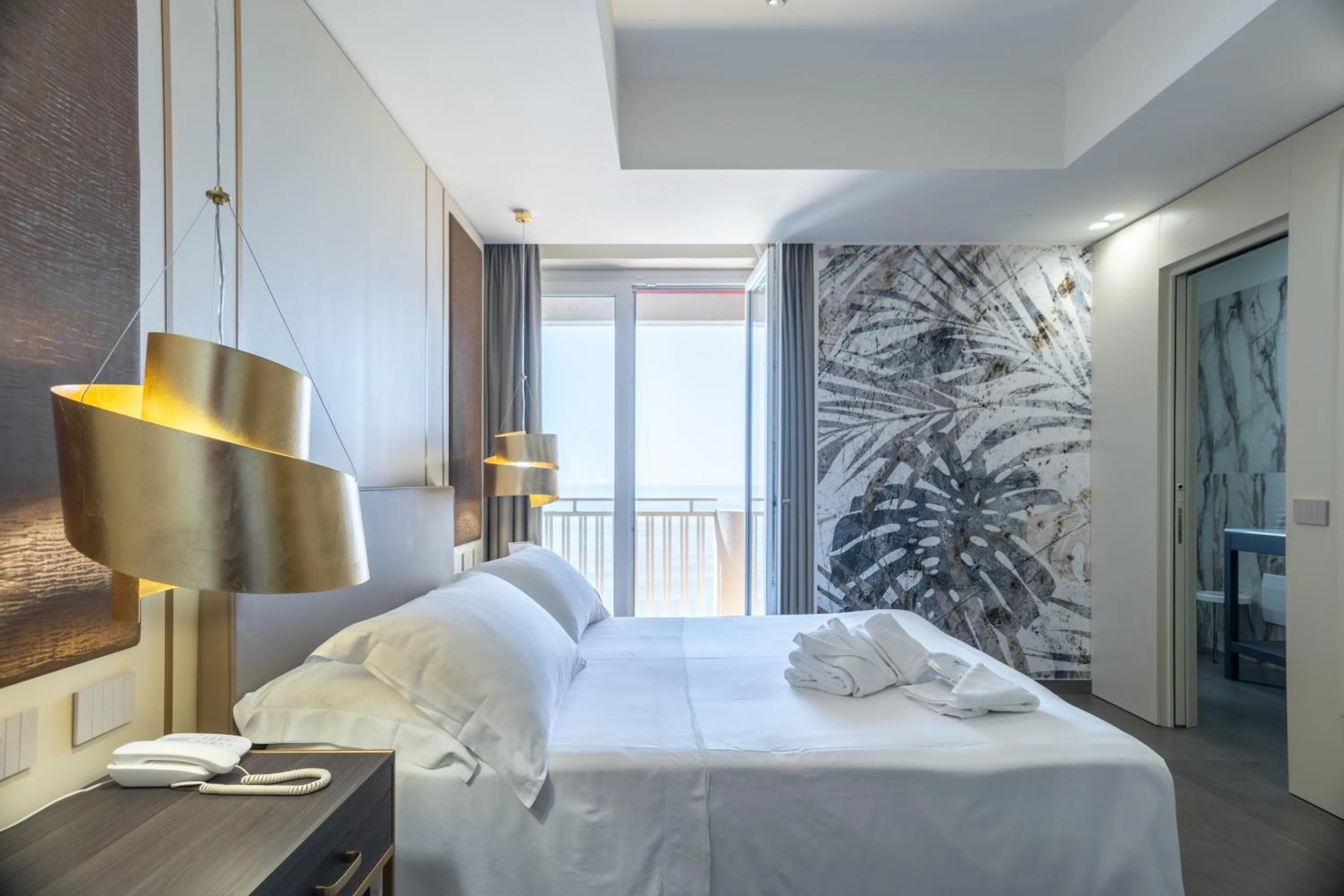 Photo of the whole room, Bed in Hotel Palace