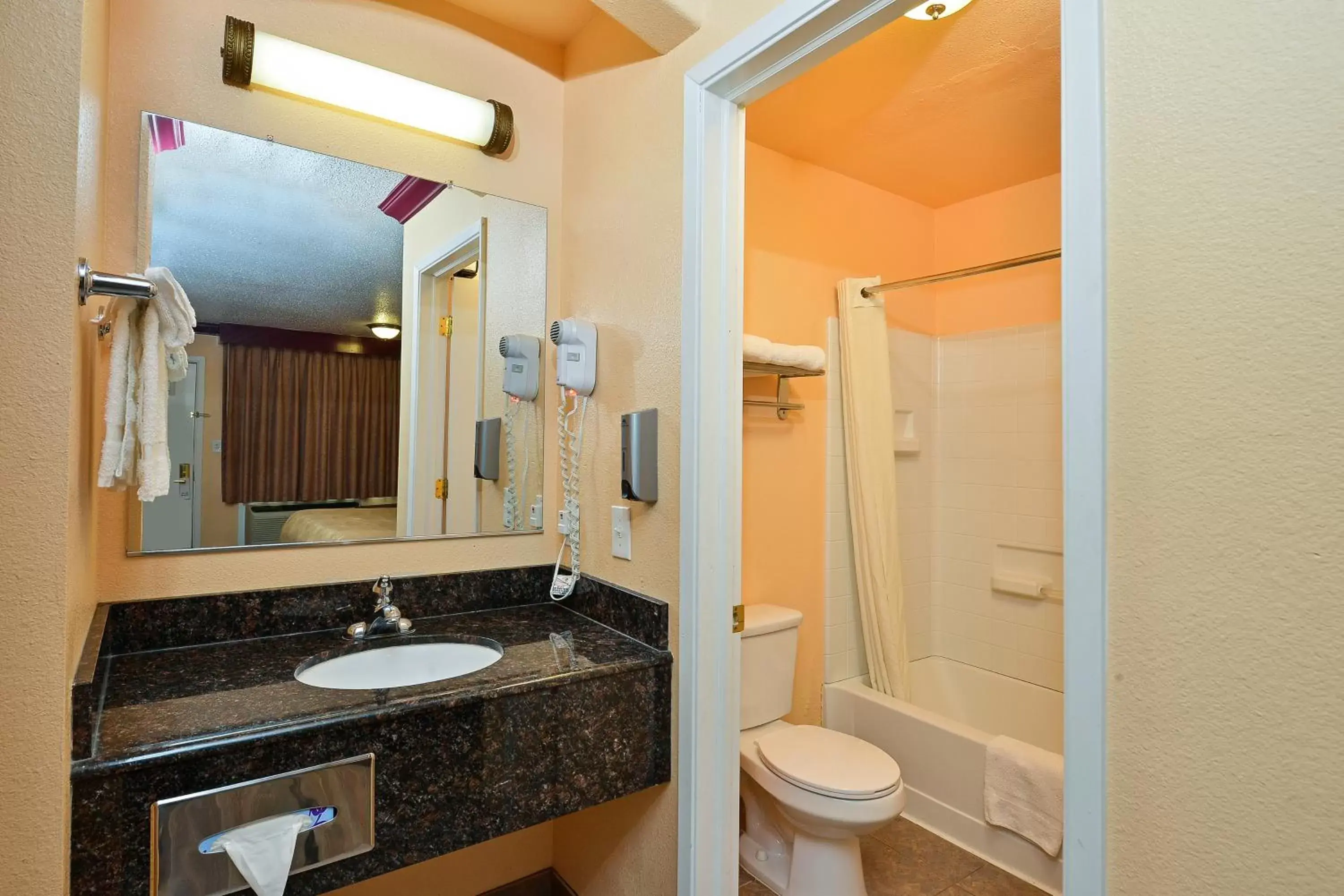 Bathroom in Americas Deluxe Inn- Marysville