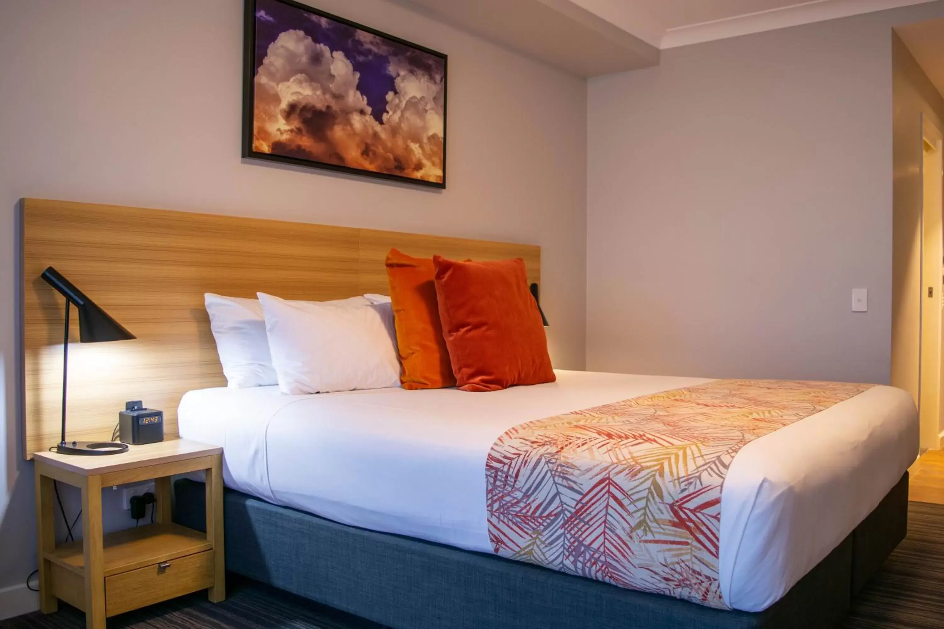 Bed in Potters Toowoomba Hotel