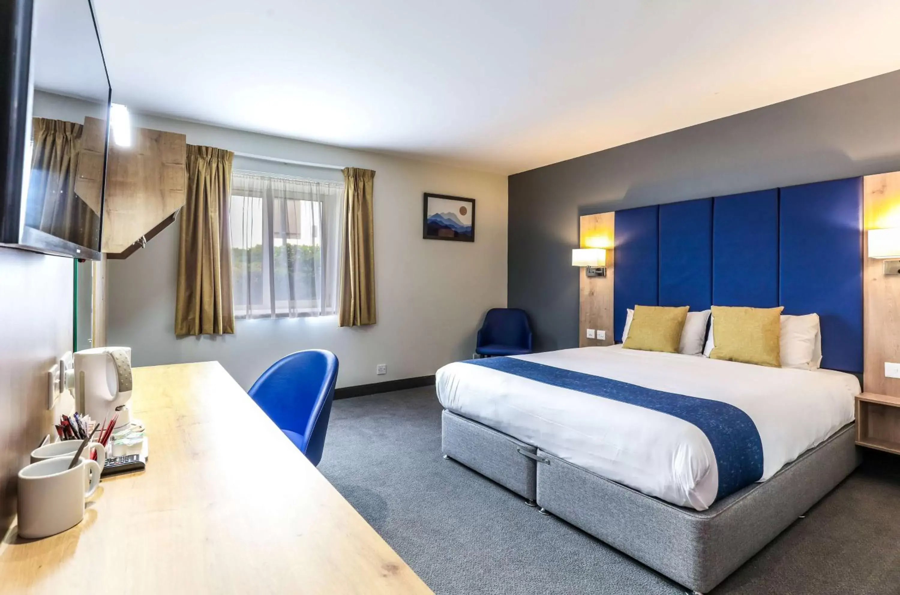 Bed in Days Inn Peterborough Bed in Days Inn Peterborough