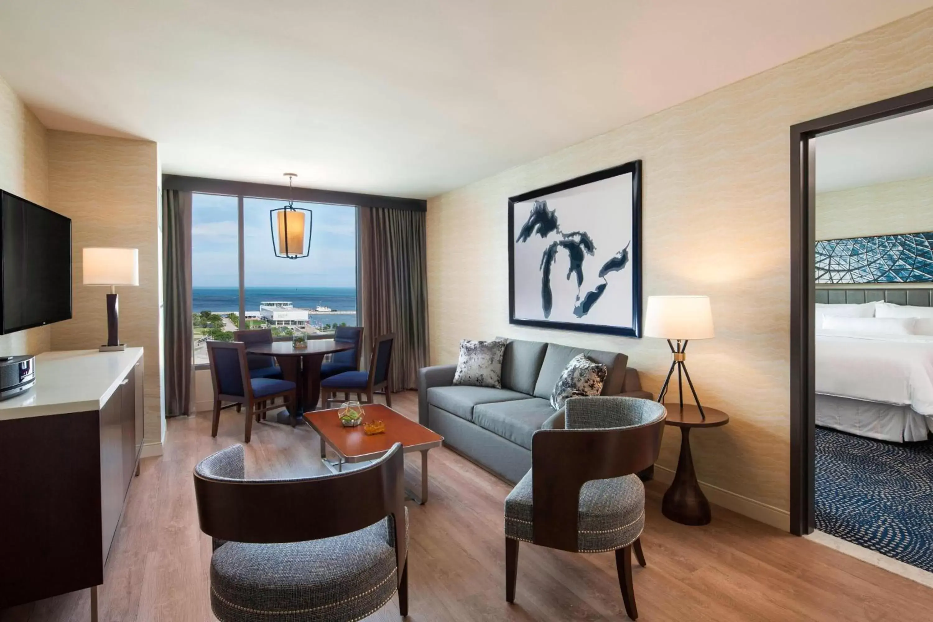 Living room, Seating Area in The Westin Milwaukee