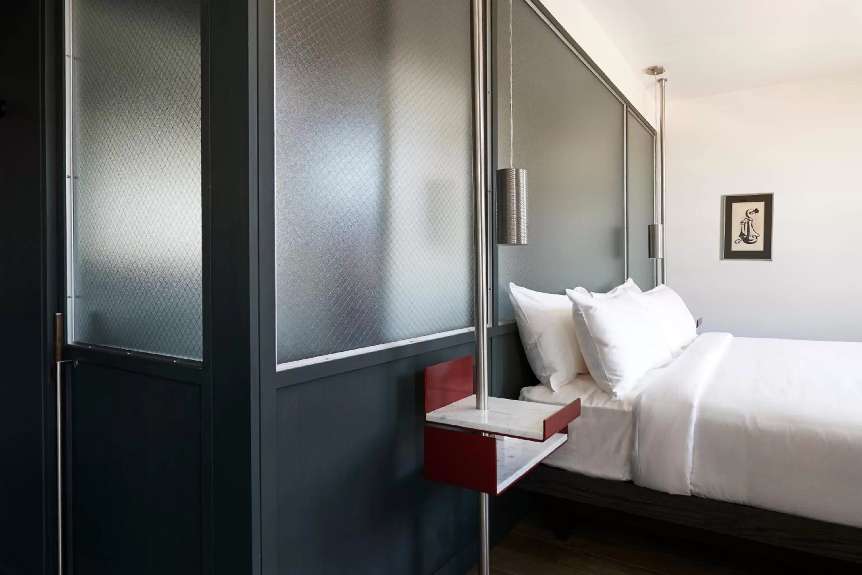 Bed in The Robey, Chicago, a Member of Design Hotels