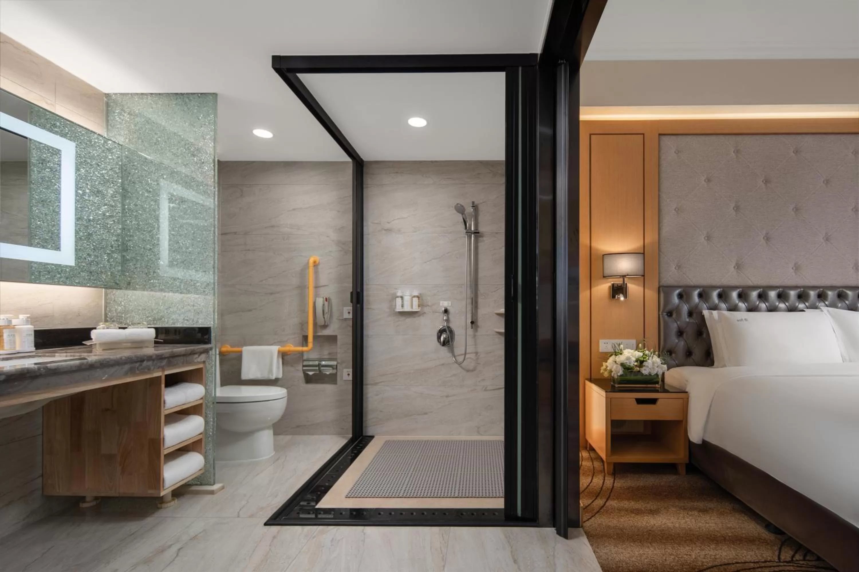 Shower, Bed in Holiday Inn Beijing Chang An West by IHG