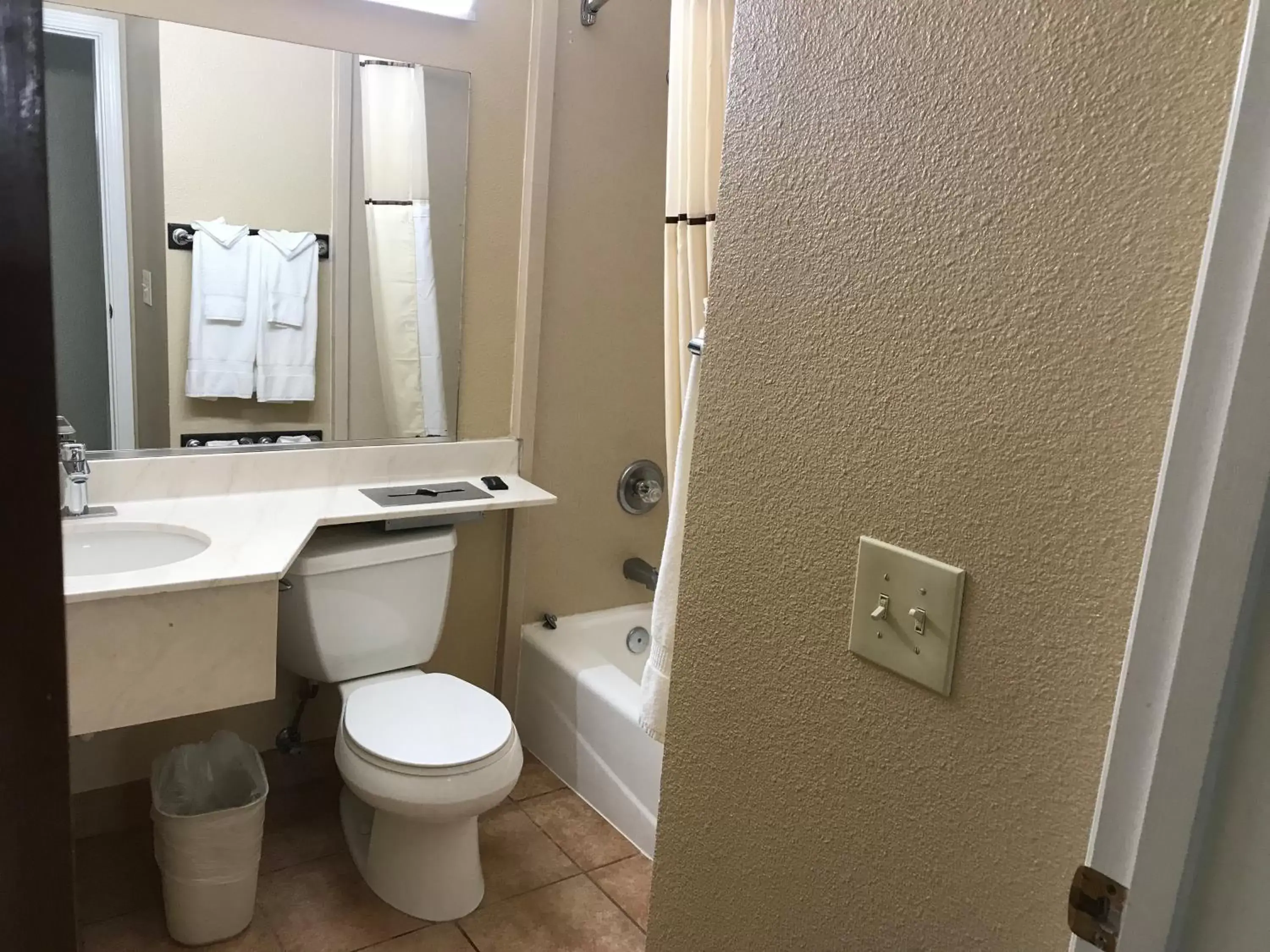 Toilet, Bathroom in Americas Best Value Inn San Francisco/Pacifica