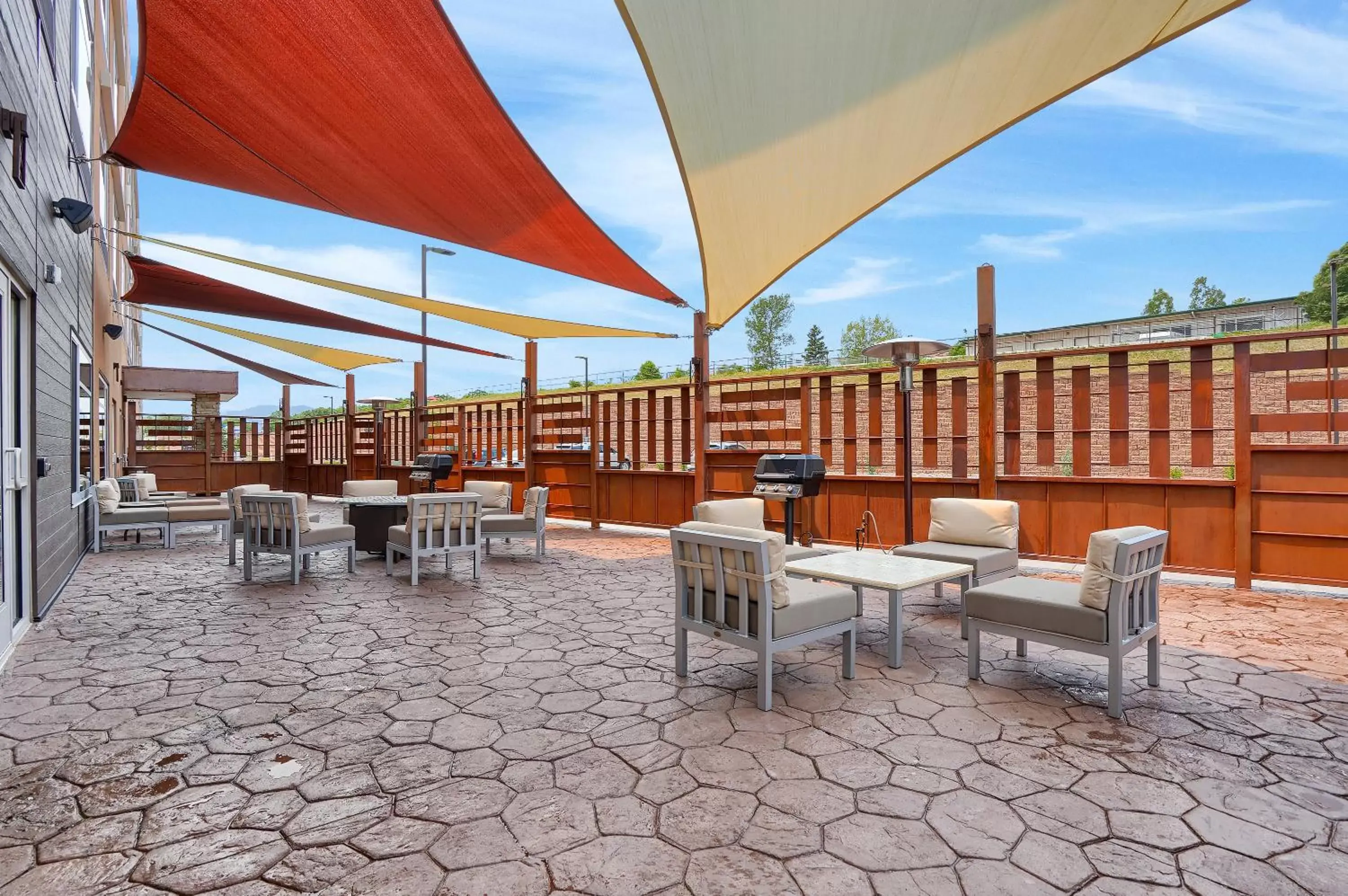 Balcony/Terrace, Restaurant/Places to Eat in Best Western Plus Executive Residency Fillmore Inn