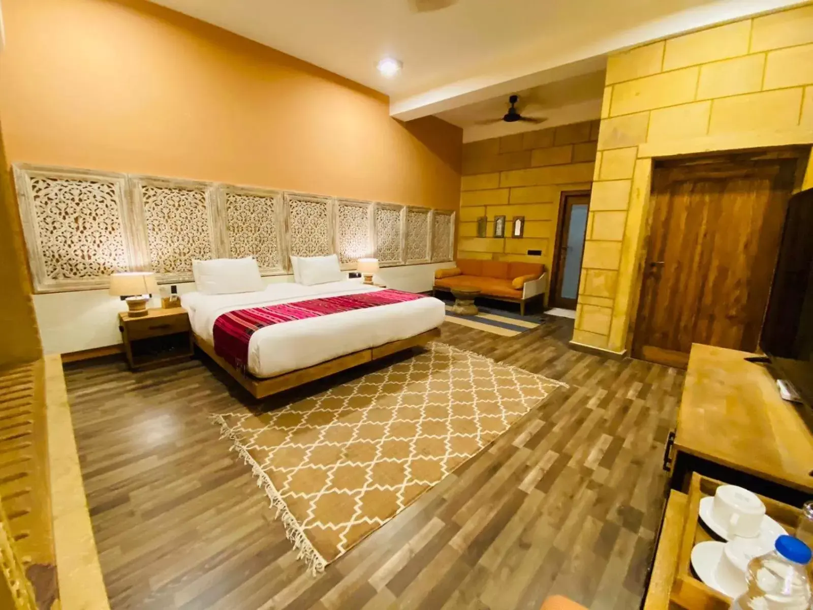 Deluxe Double or Twin Room in Hotel Grand Khalifa Deluxe Double or Twin Room in Hotel Grand Khalifa