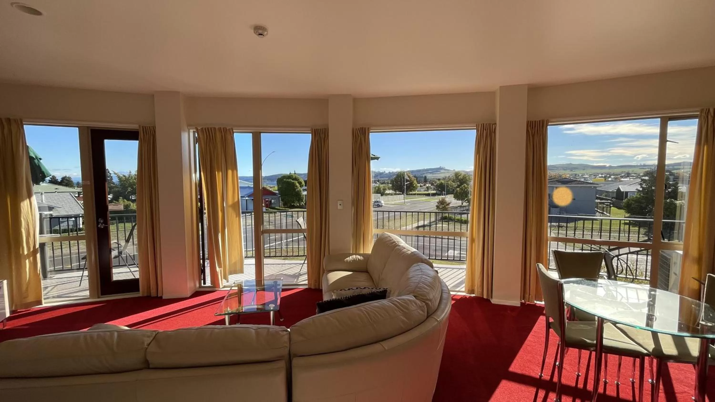 Seating area in Chantillys Motor Lodge