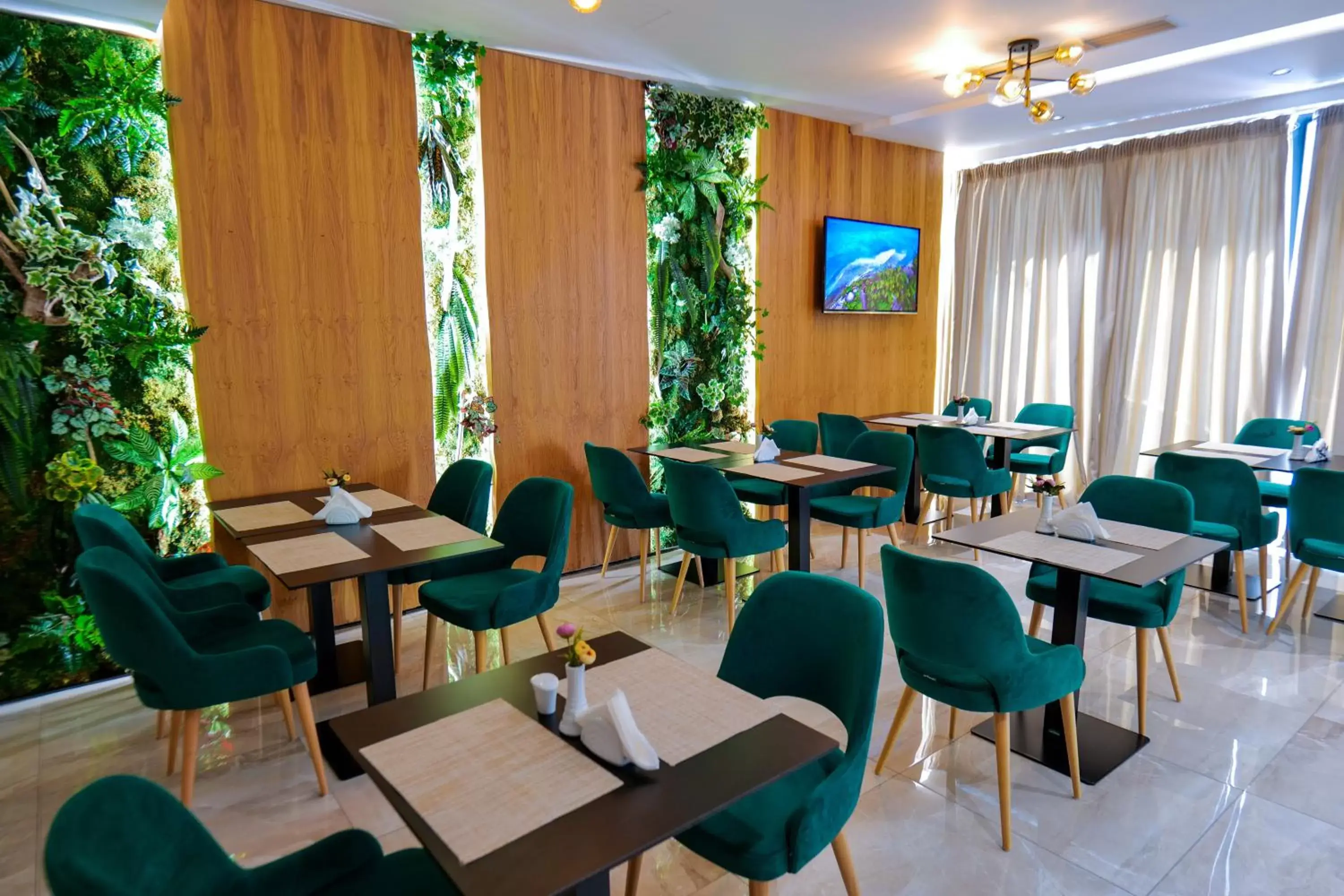 Breakfast, Restaurant/Places to Eat in LORD Hotel Tirana