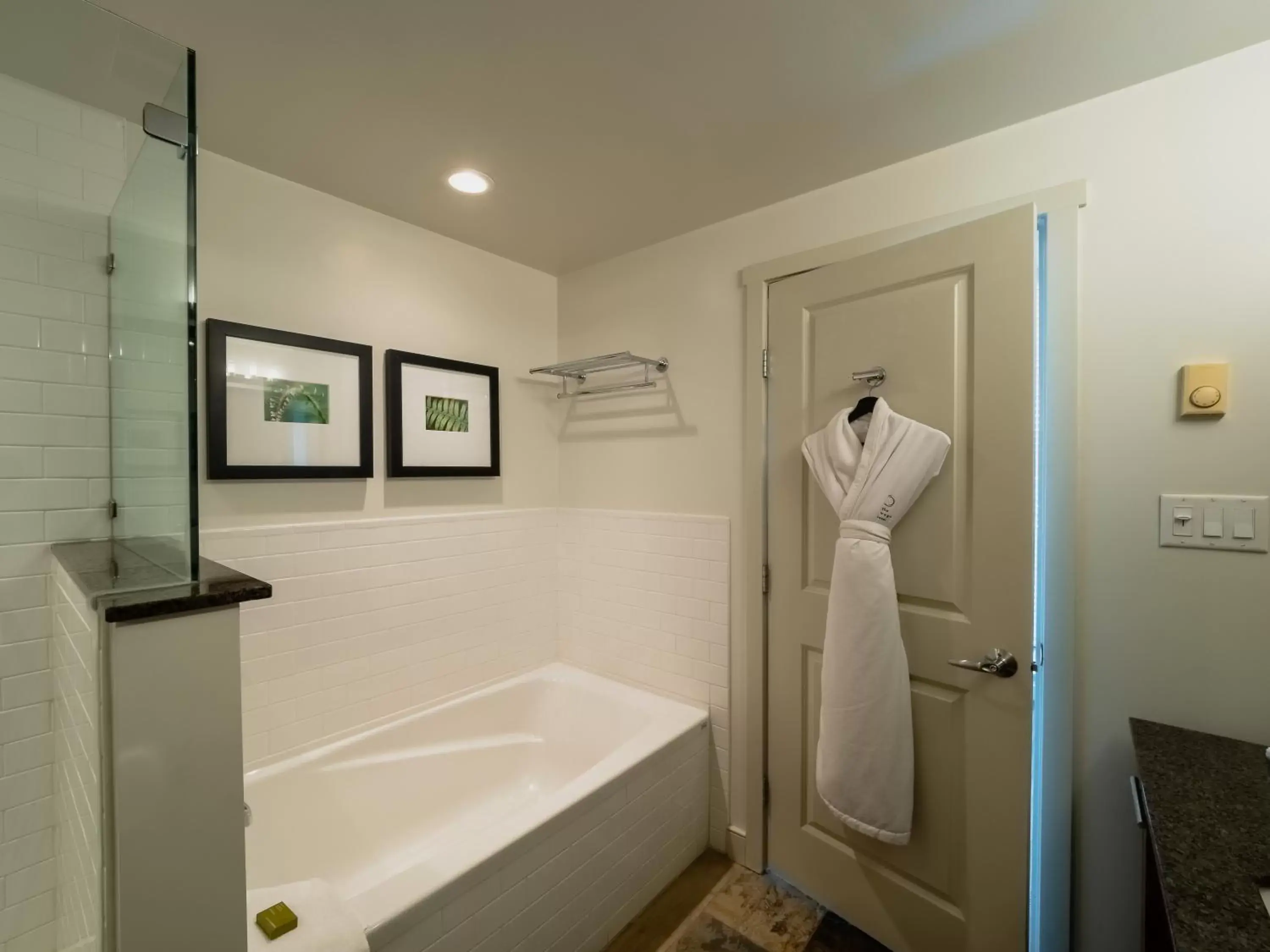 Shower, Bathroom in Oswego Hotel