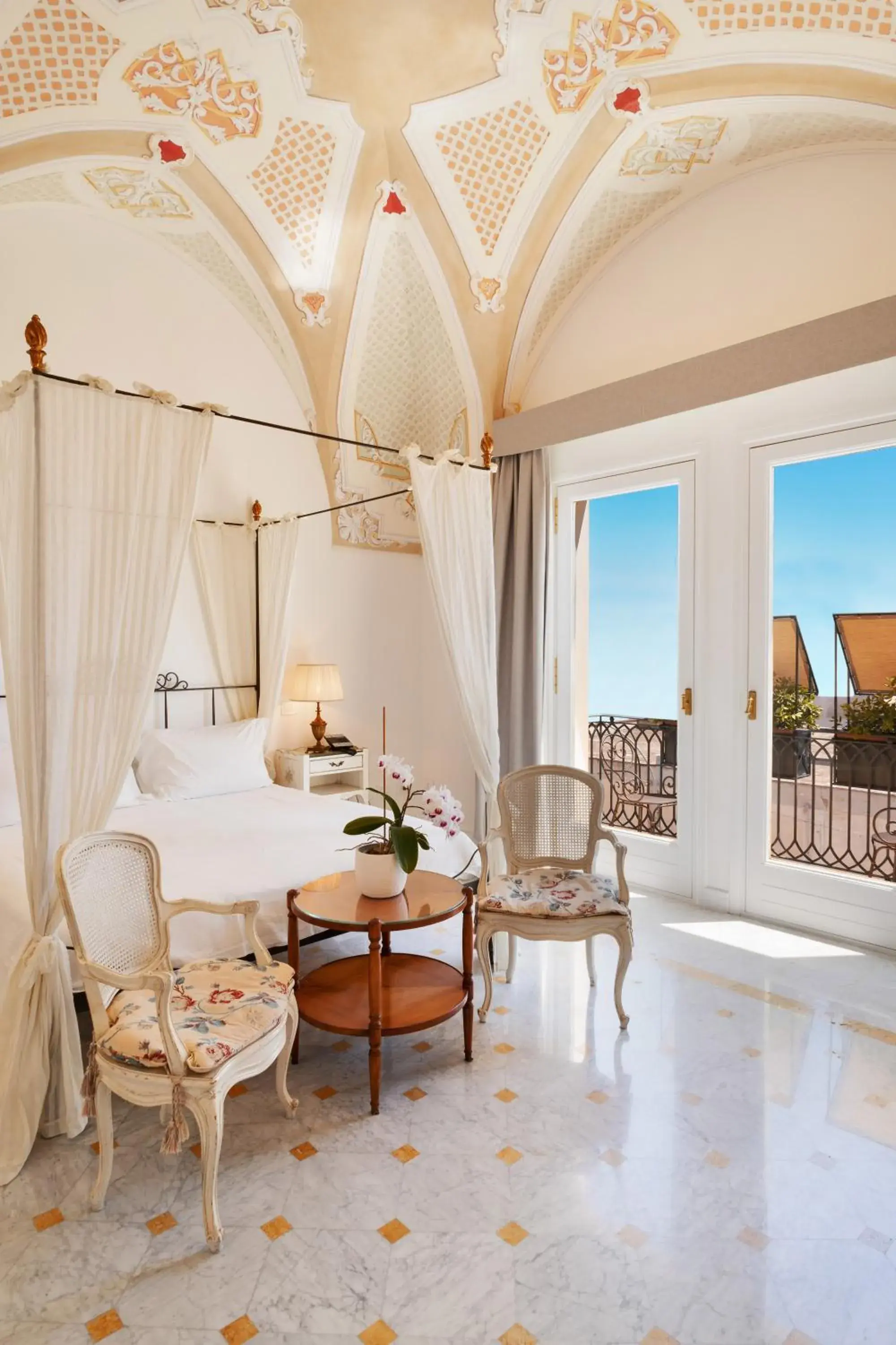 Bed in Palazzo del Corso - Boutique Hotel