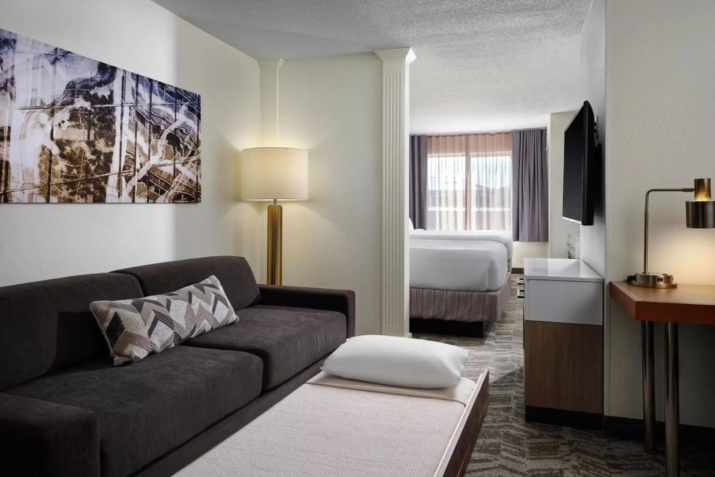 Bedroom, Seating Area in SpringHill Suites Nashville MetroCenter