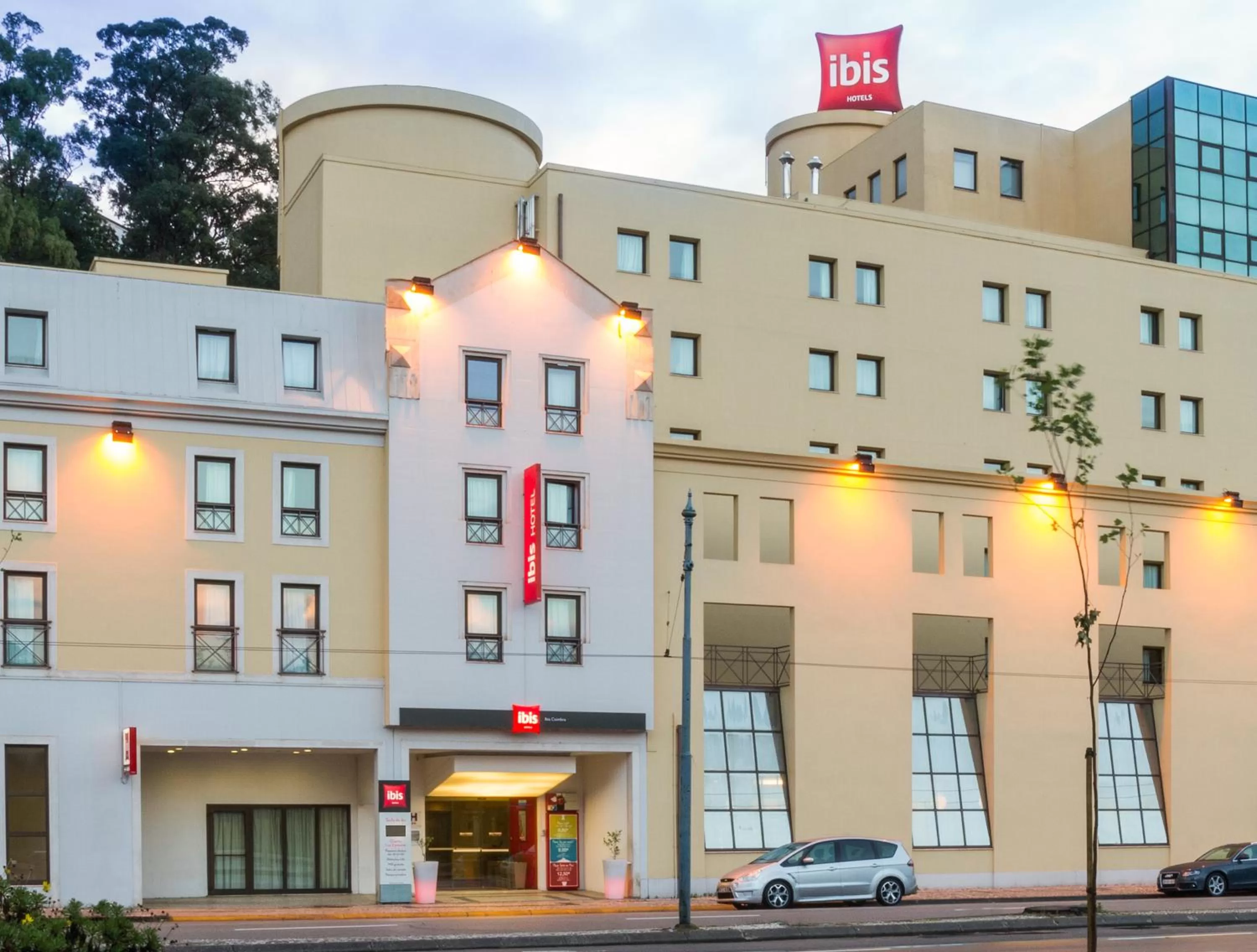 Property building in Hotel Ibis Coimbra Centro
