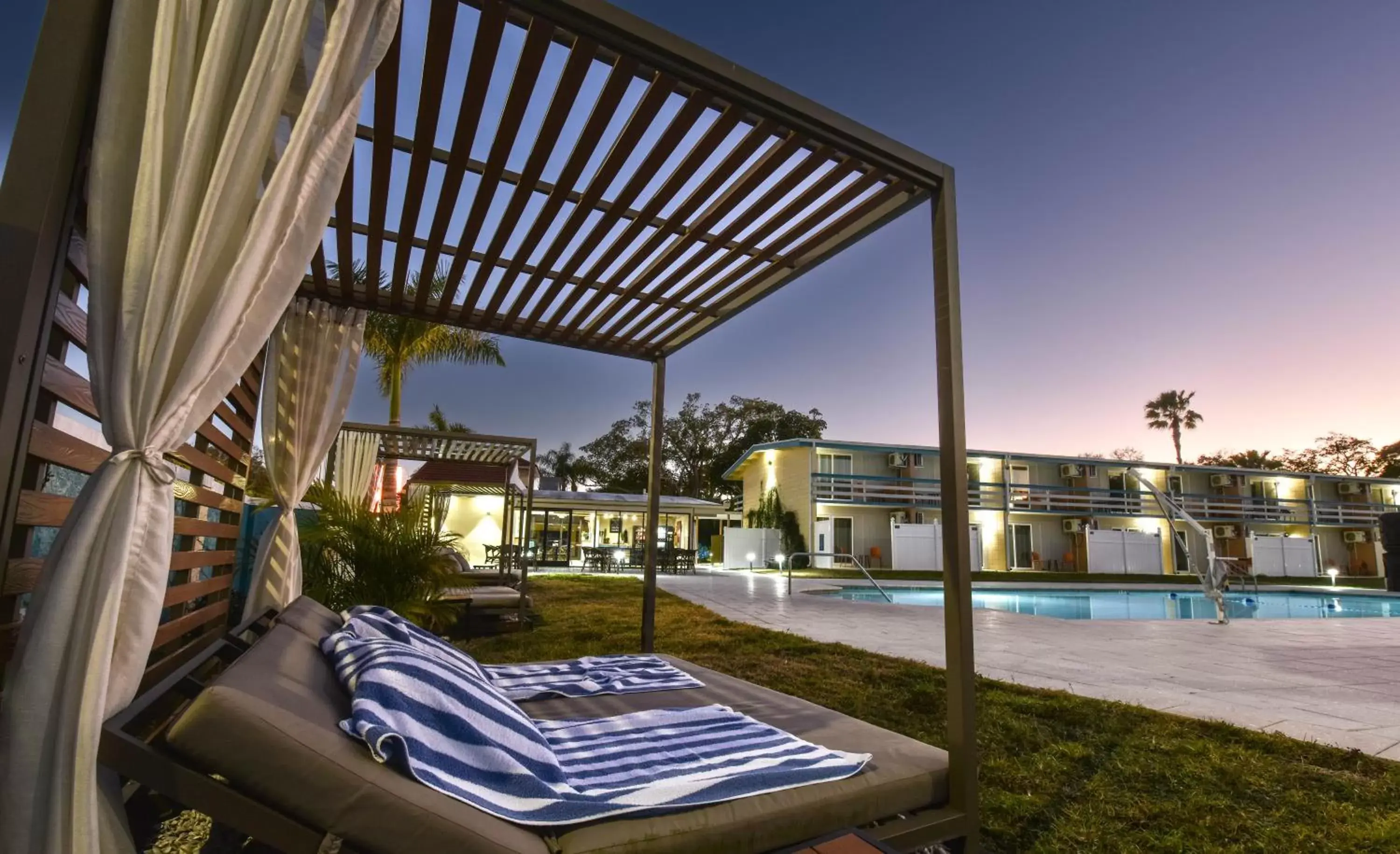 Pool view, Swimming Pool in Golden Host Resort Sarasota