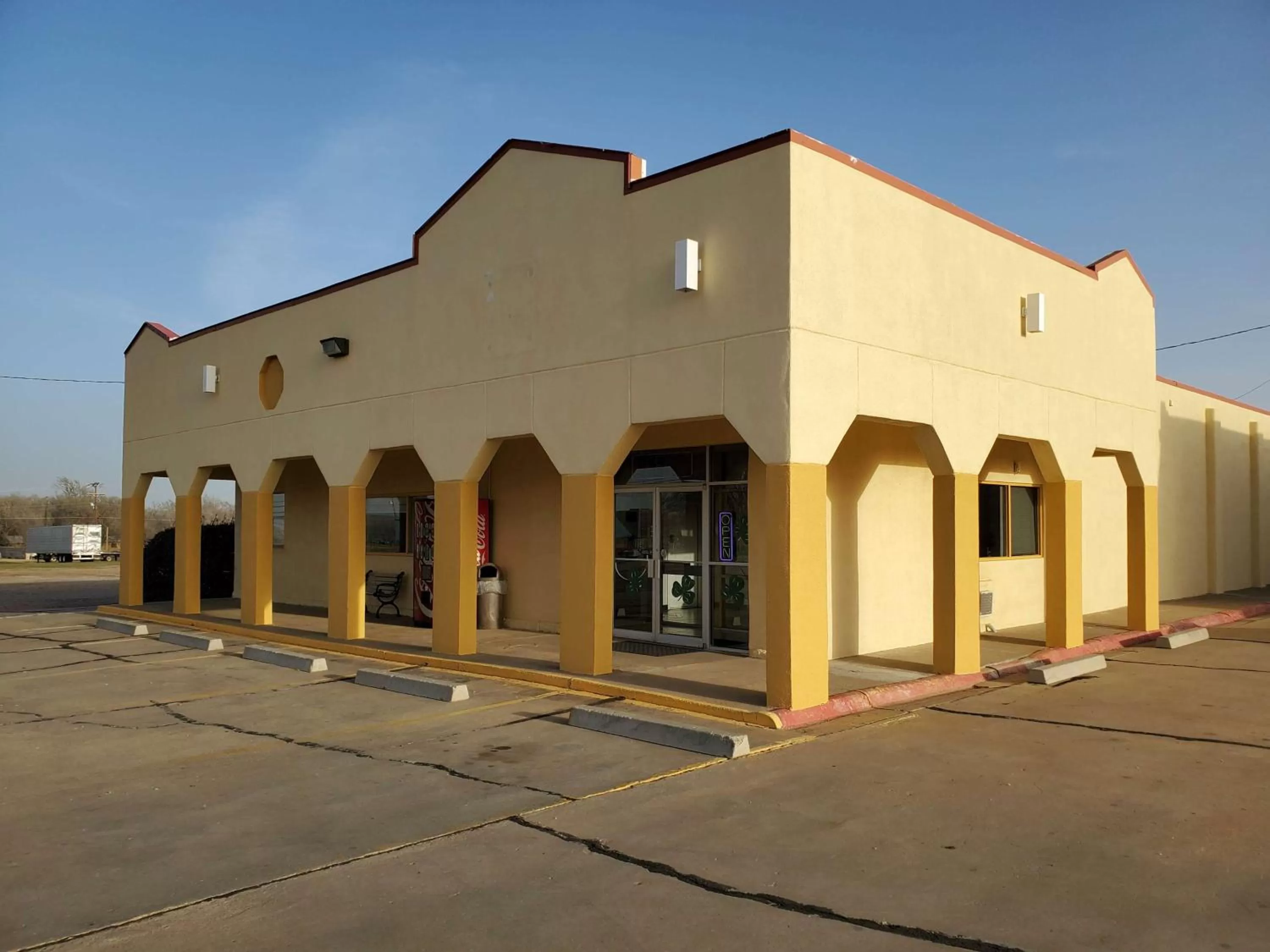 Property building in Motel 6 Shamrock TX