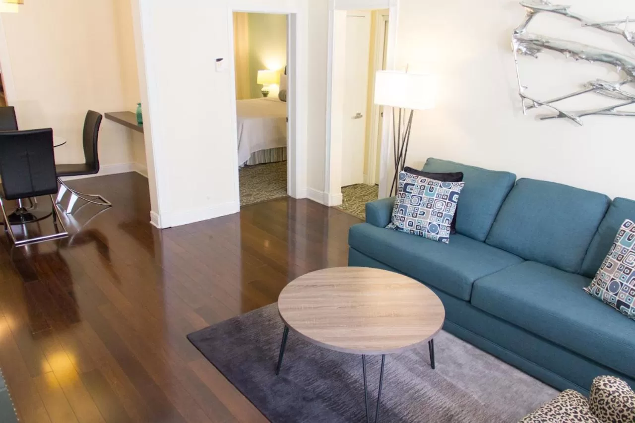 Living room in Dorchester Hotel & Suites