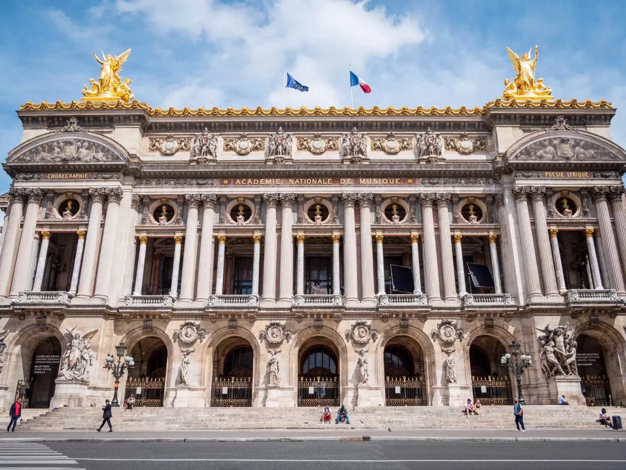 Nearby landmark, Property Building in Mercure Paris Val de Fontenay