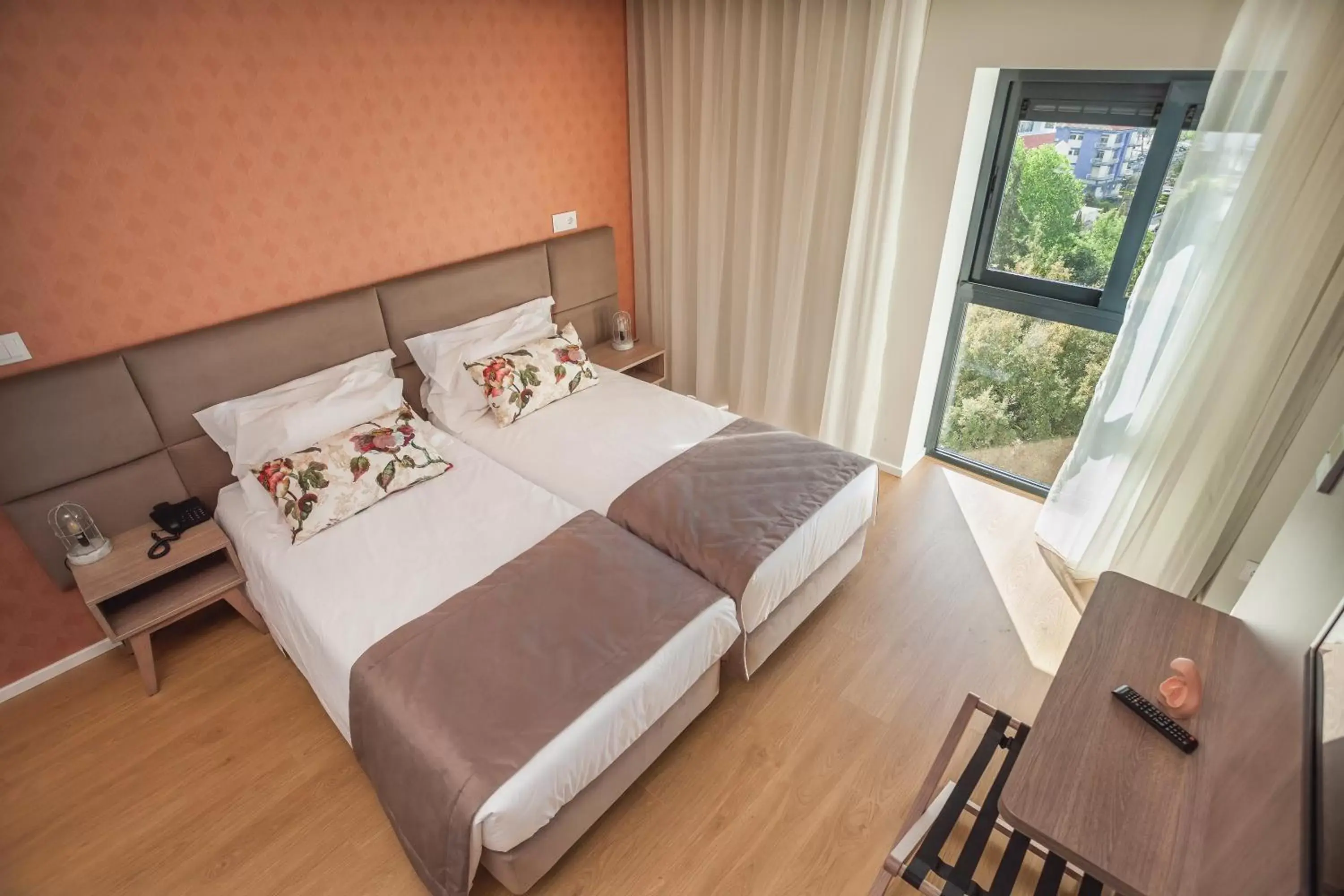 Bedroom, Bed in Essence Inn Marianos Hotel