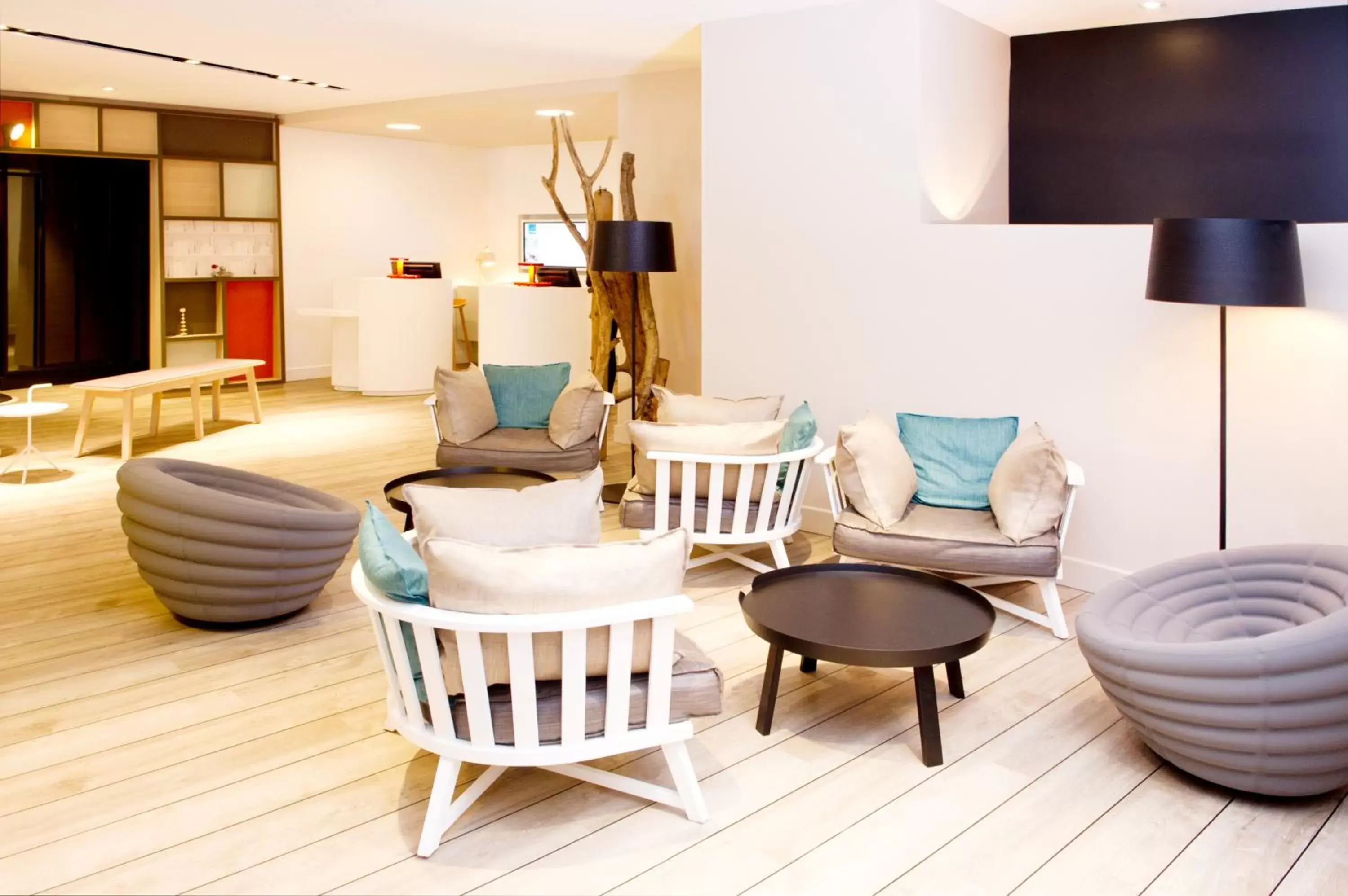 Lobby or reception, Seating Area in Novotel Marseille Centre Prado Vélodrome