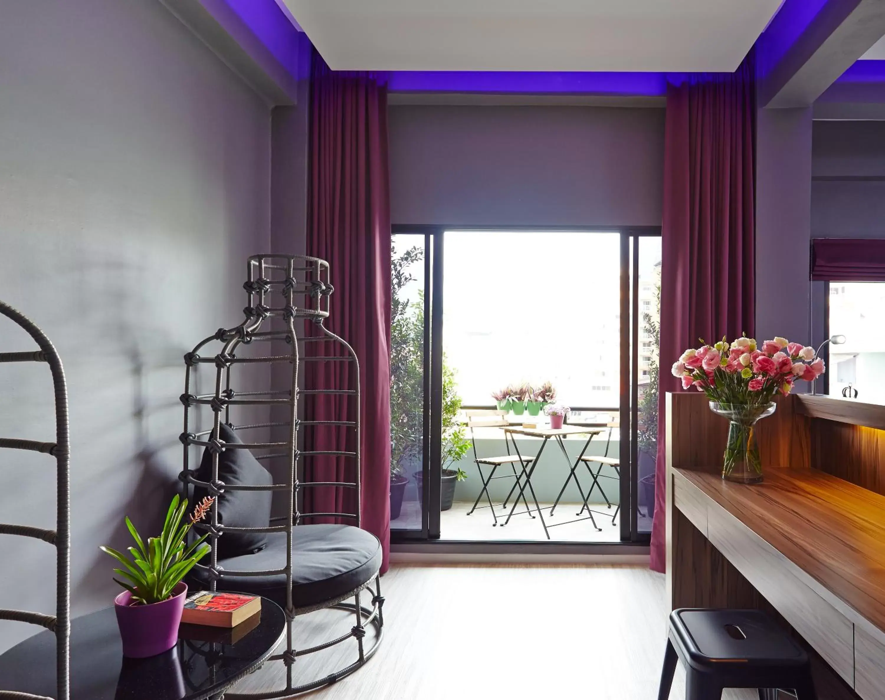 Bedroom, Balcony/Terrace in The Weekend Pattaya (Tweet Tweet Nest Pattaya)