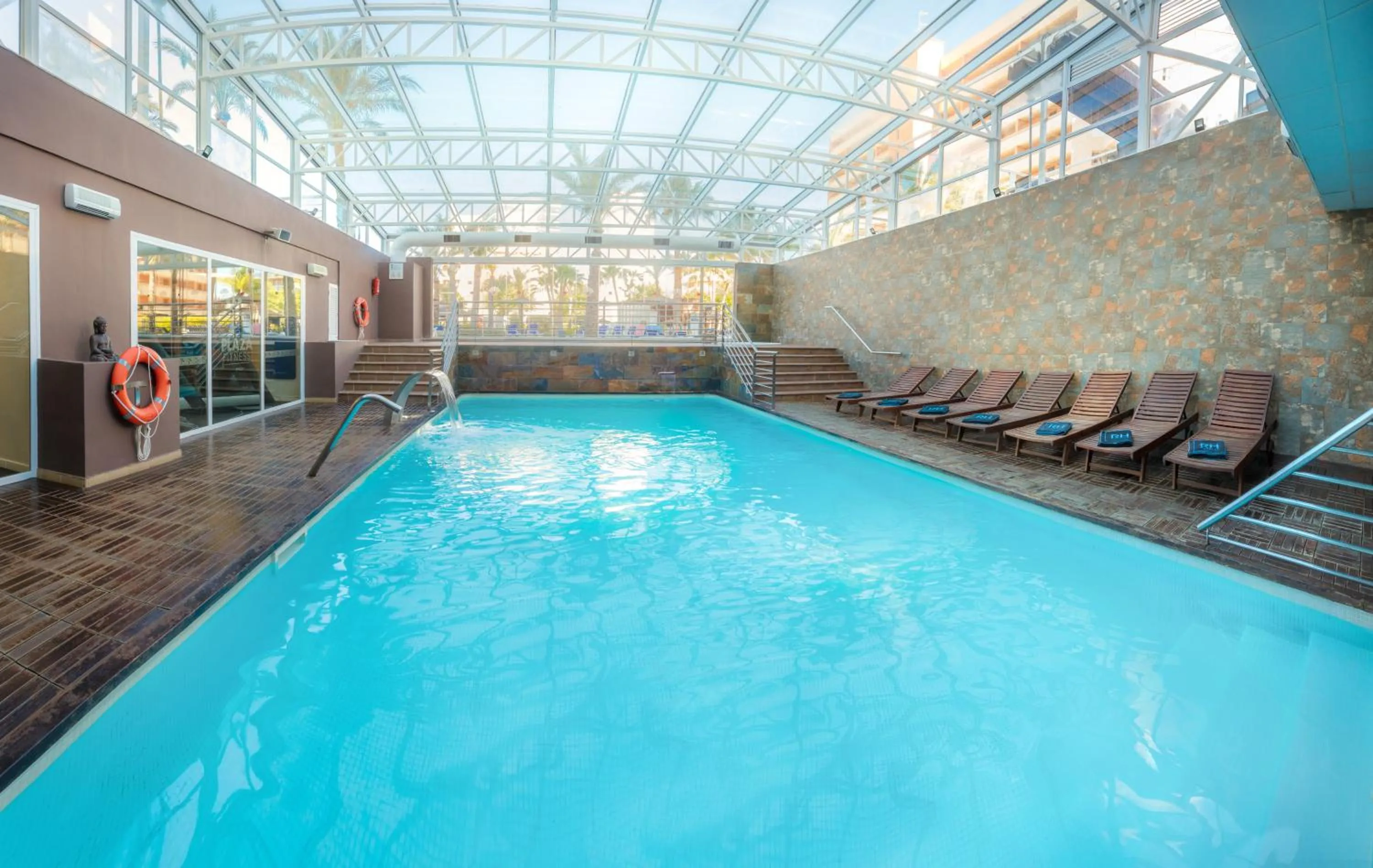 Swimming pool in Hotel RH Ifach