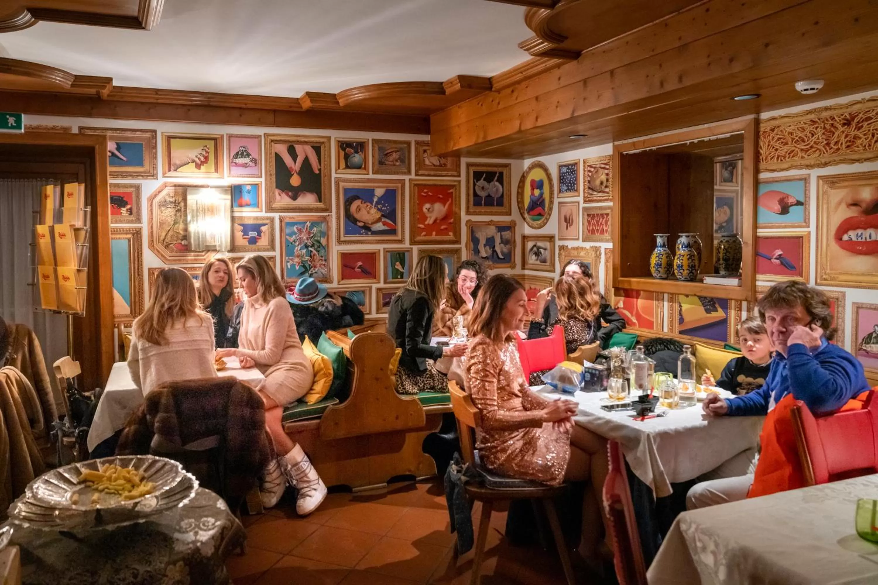 Food and drinks in Ambra Cortina Luxury&Fashion Hotel