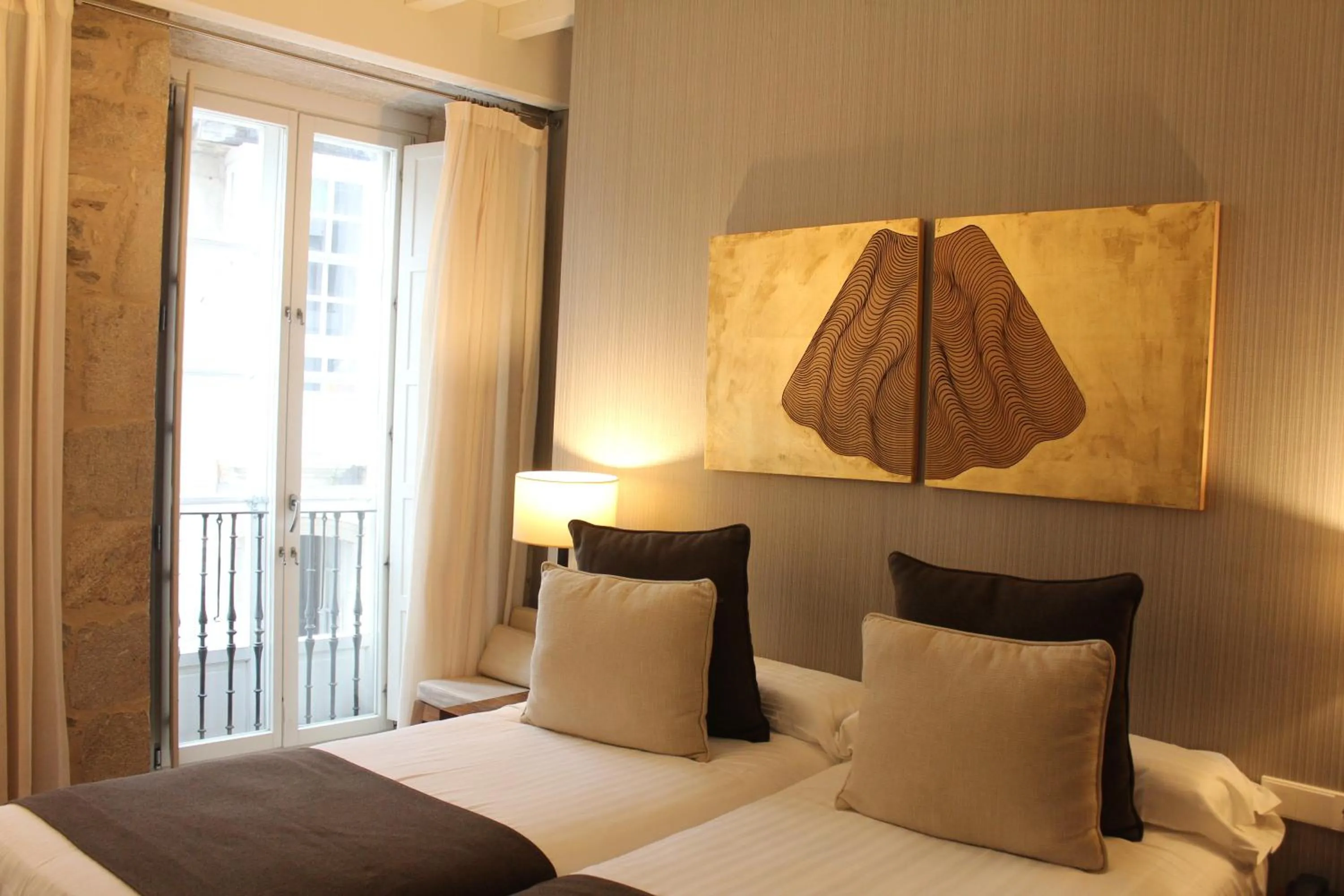 Photo of the whole room, Bed in Carris Casa de la Troya