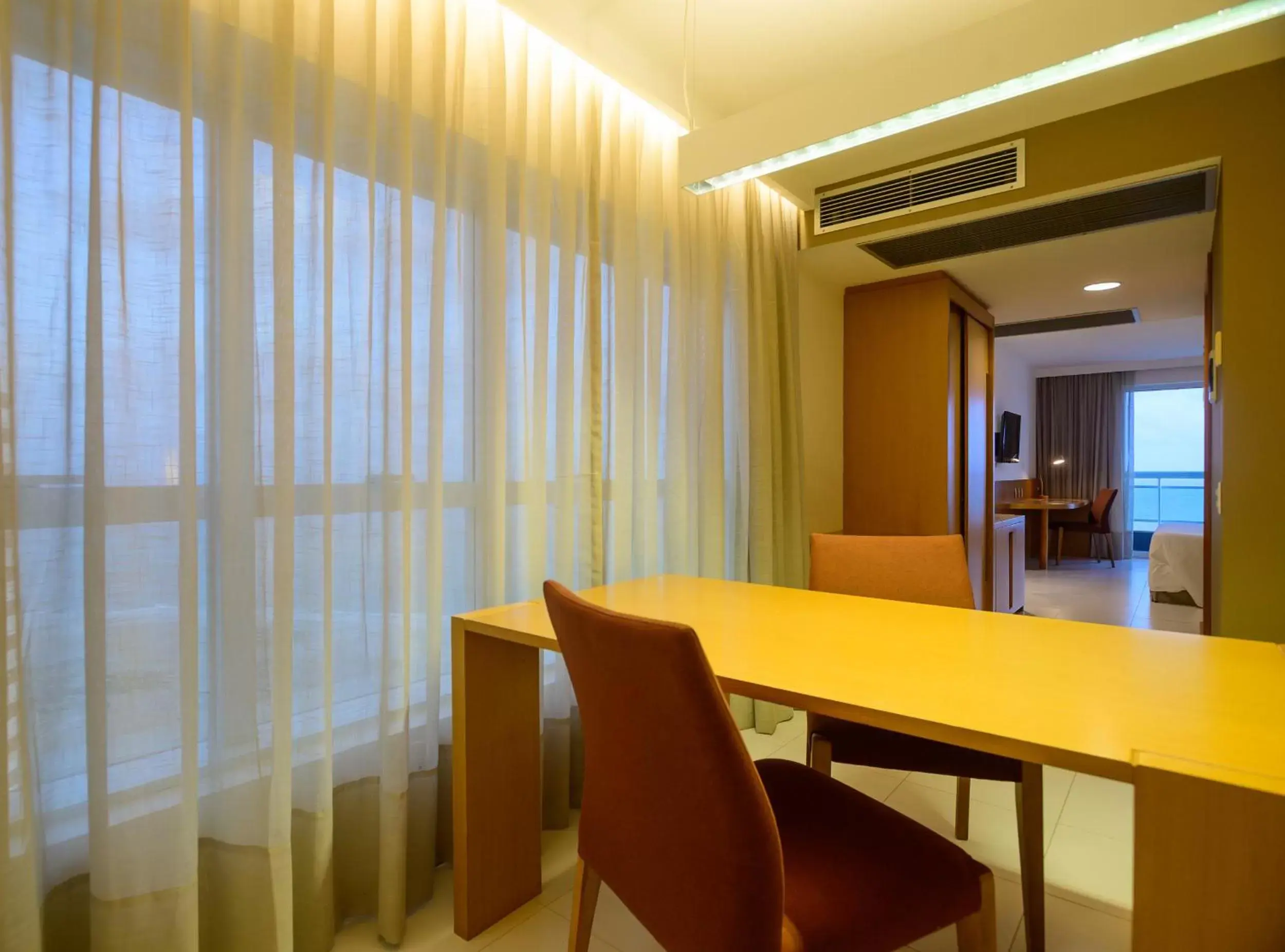 Seating area, Dining Area in Hotel Luzeiros São Luis