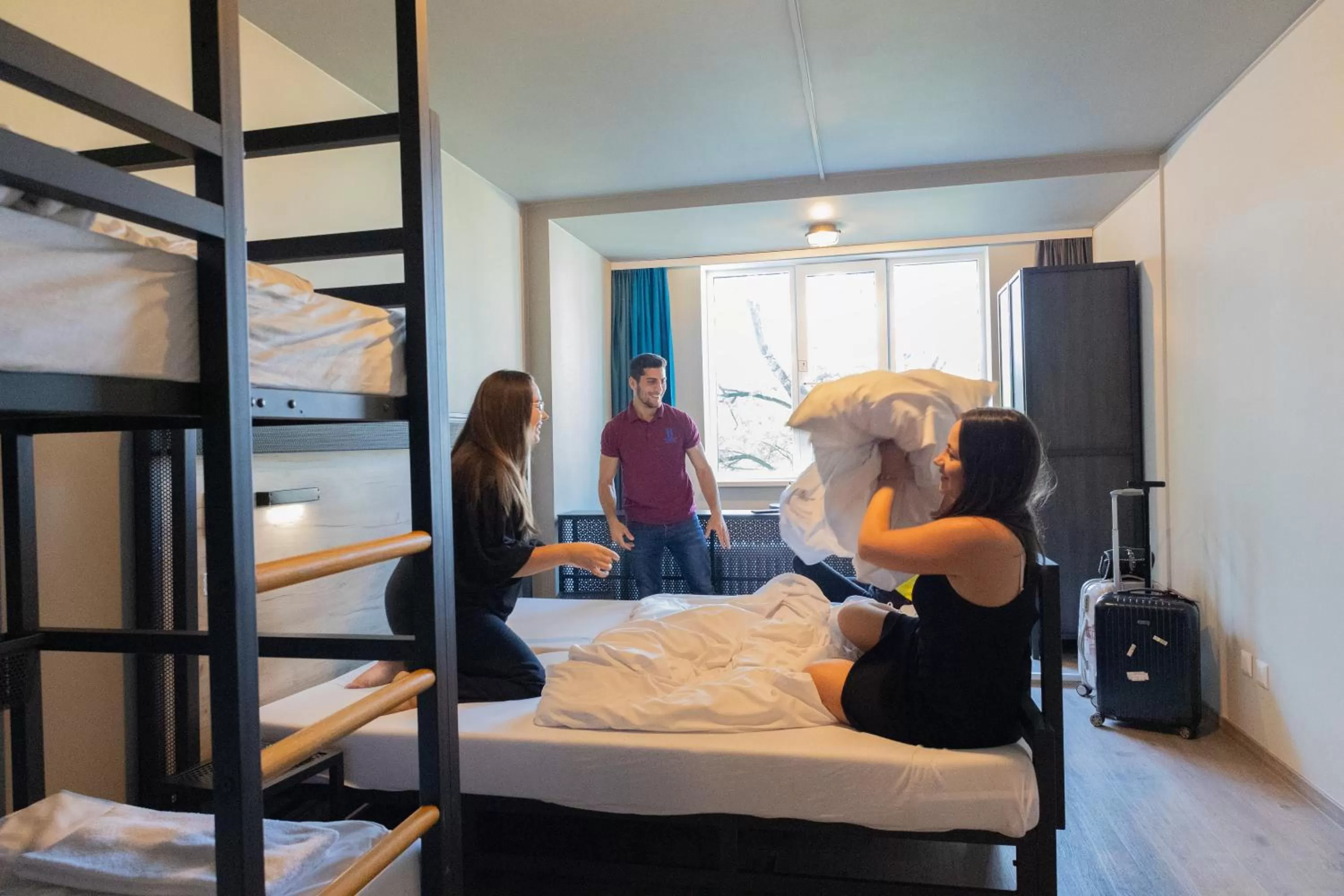 Bedroom, Bed in a&o München Hackerbrücke