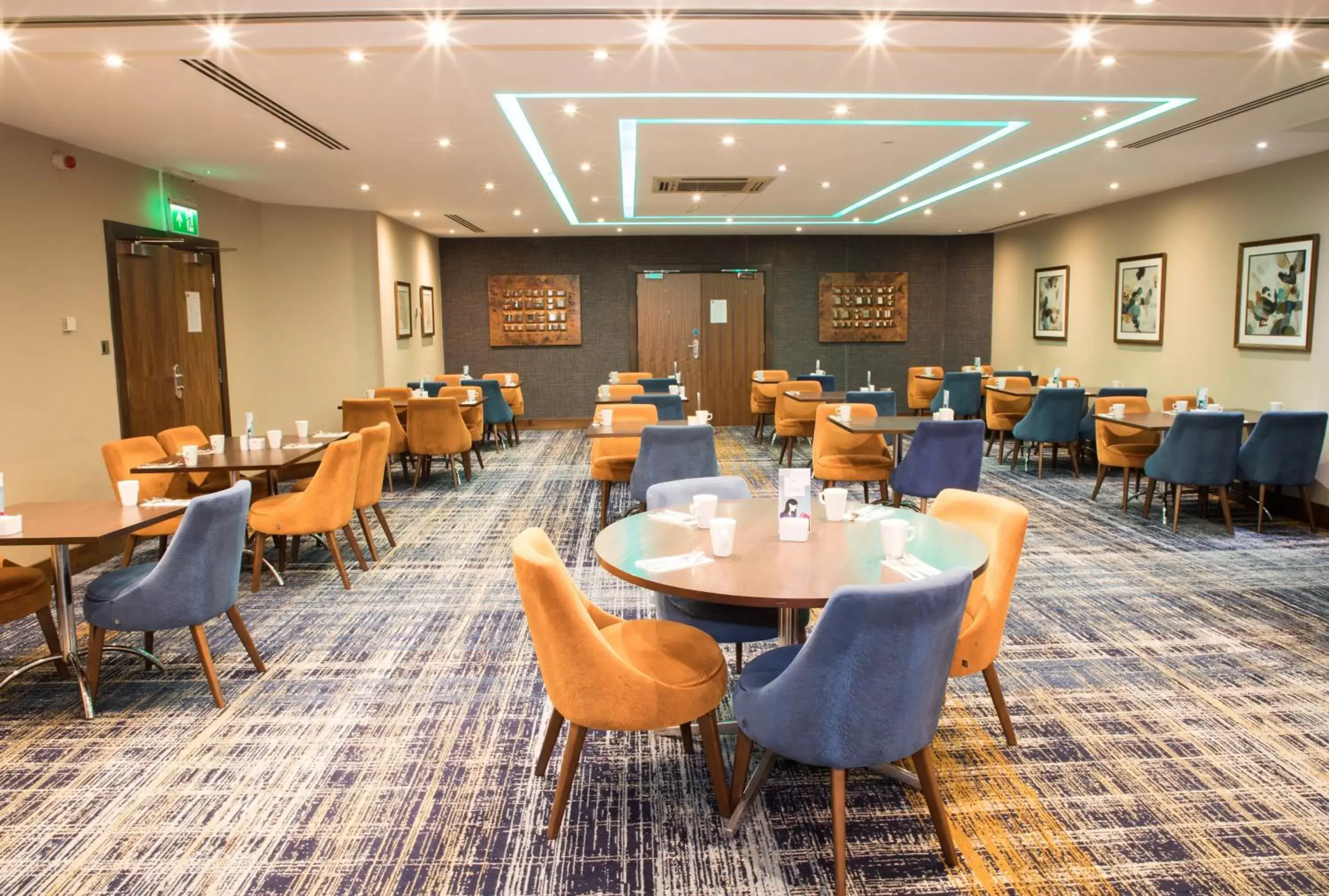 Restaurant/Places to Eat in Crowne Plaza London - Gatwick Airport, an IHG Hotel