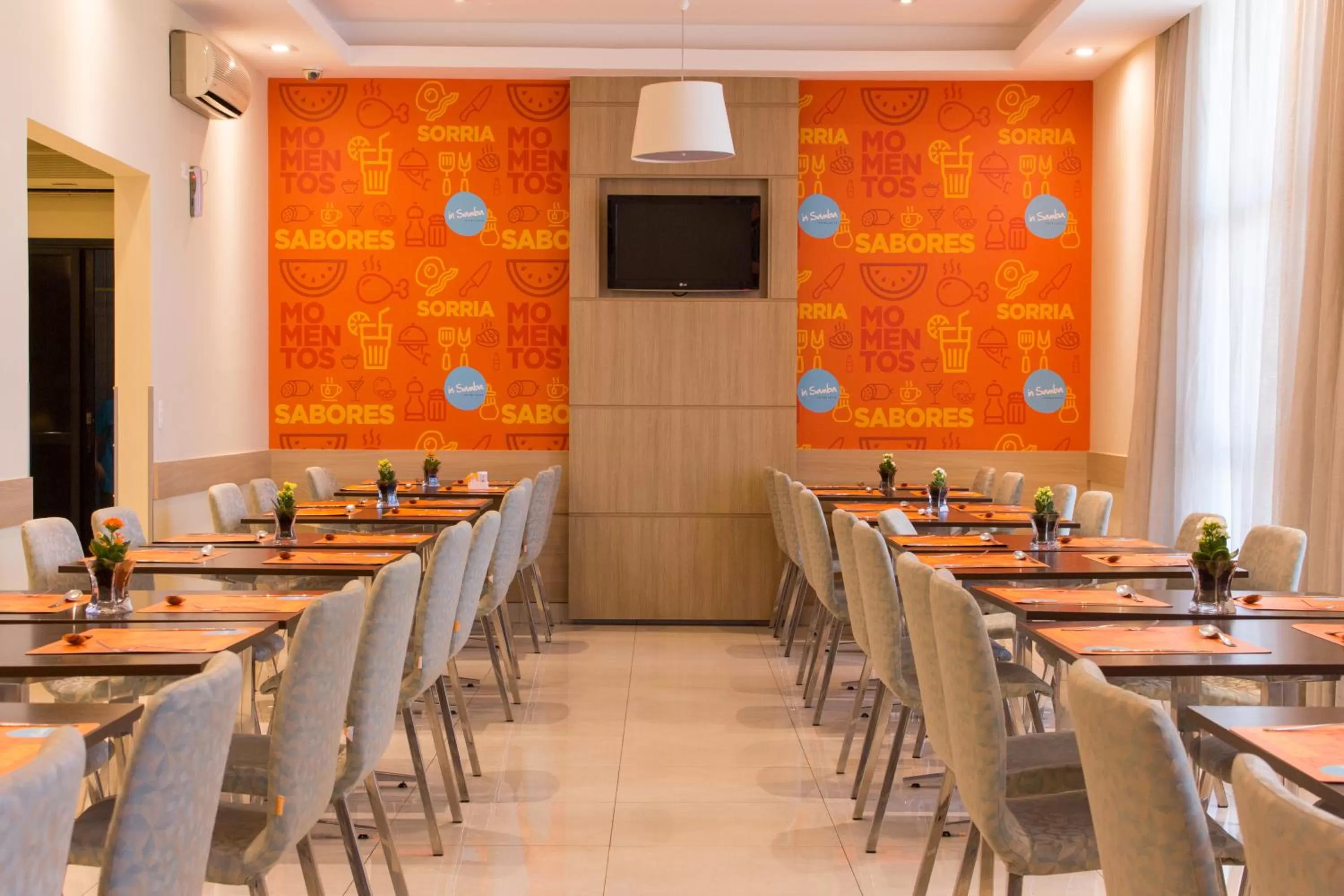 Restaurant/places to eat in Rio Hotel by Bourbon Curitiba