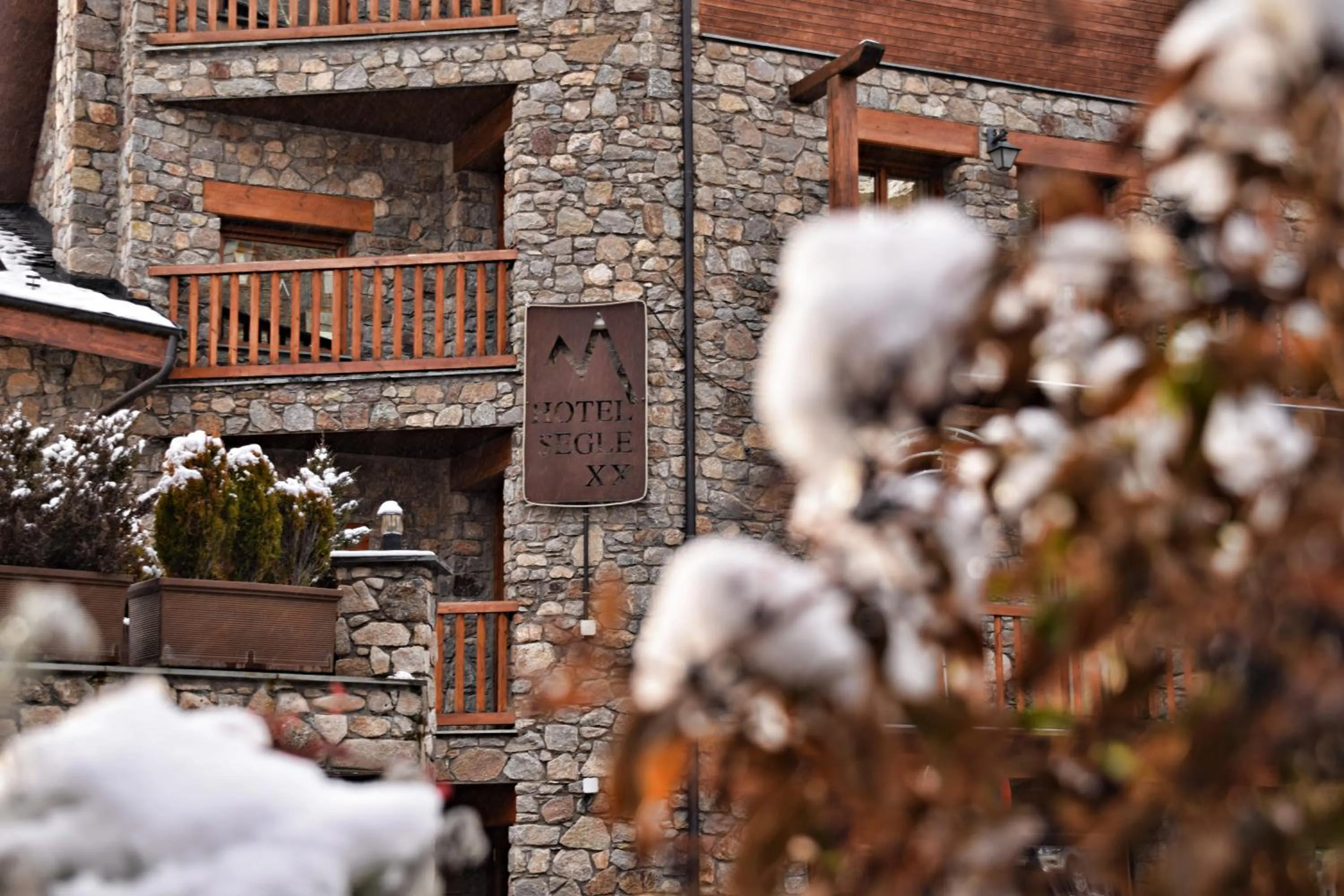 Property building, Winter in Wuau! Hotel Segle XX