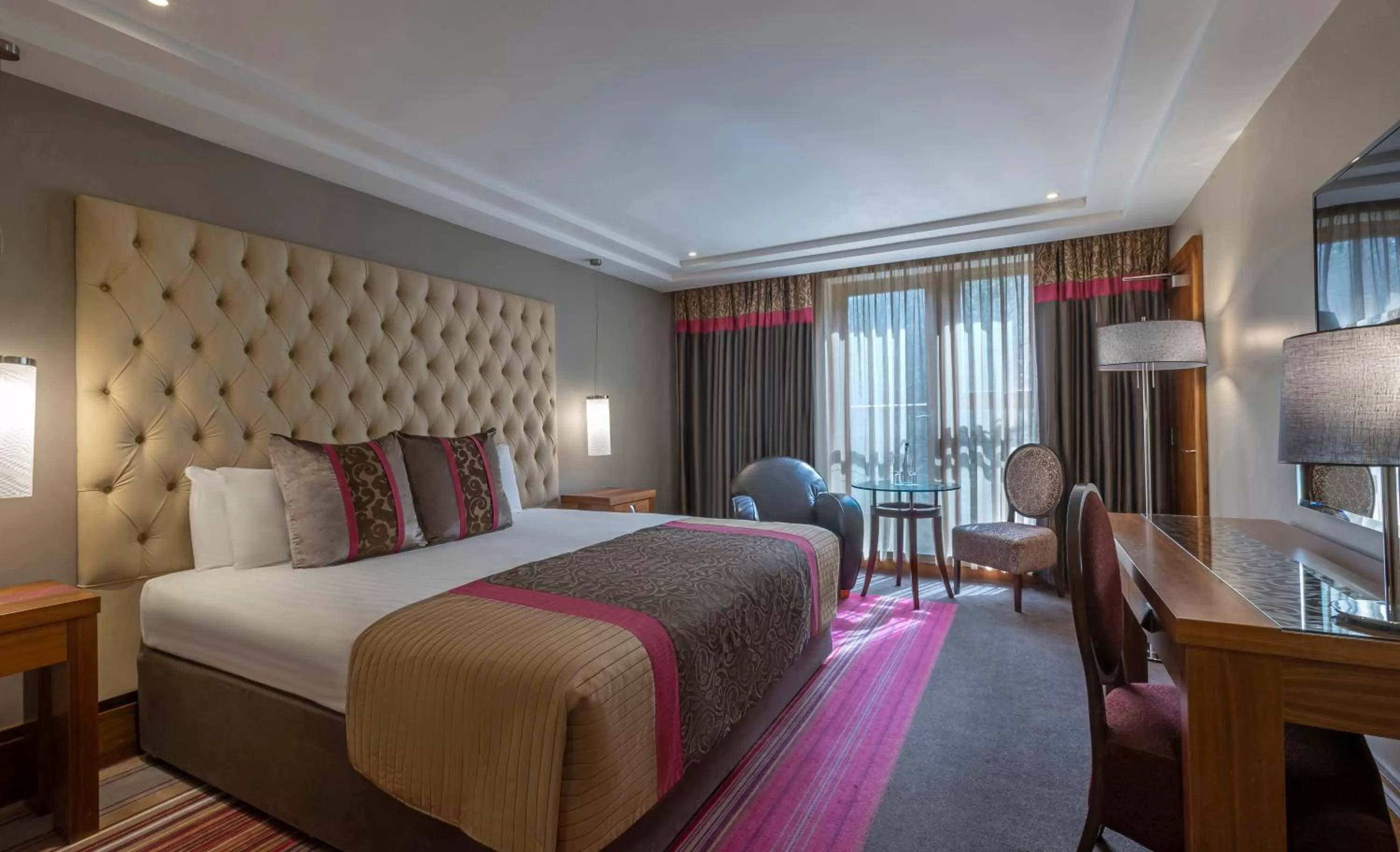 Photo of the whole room, Bed in The Maritime