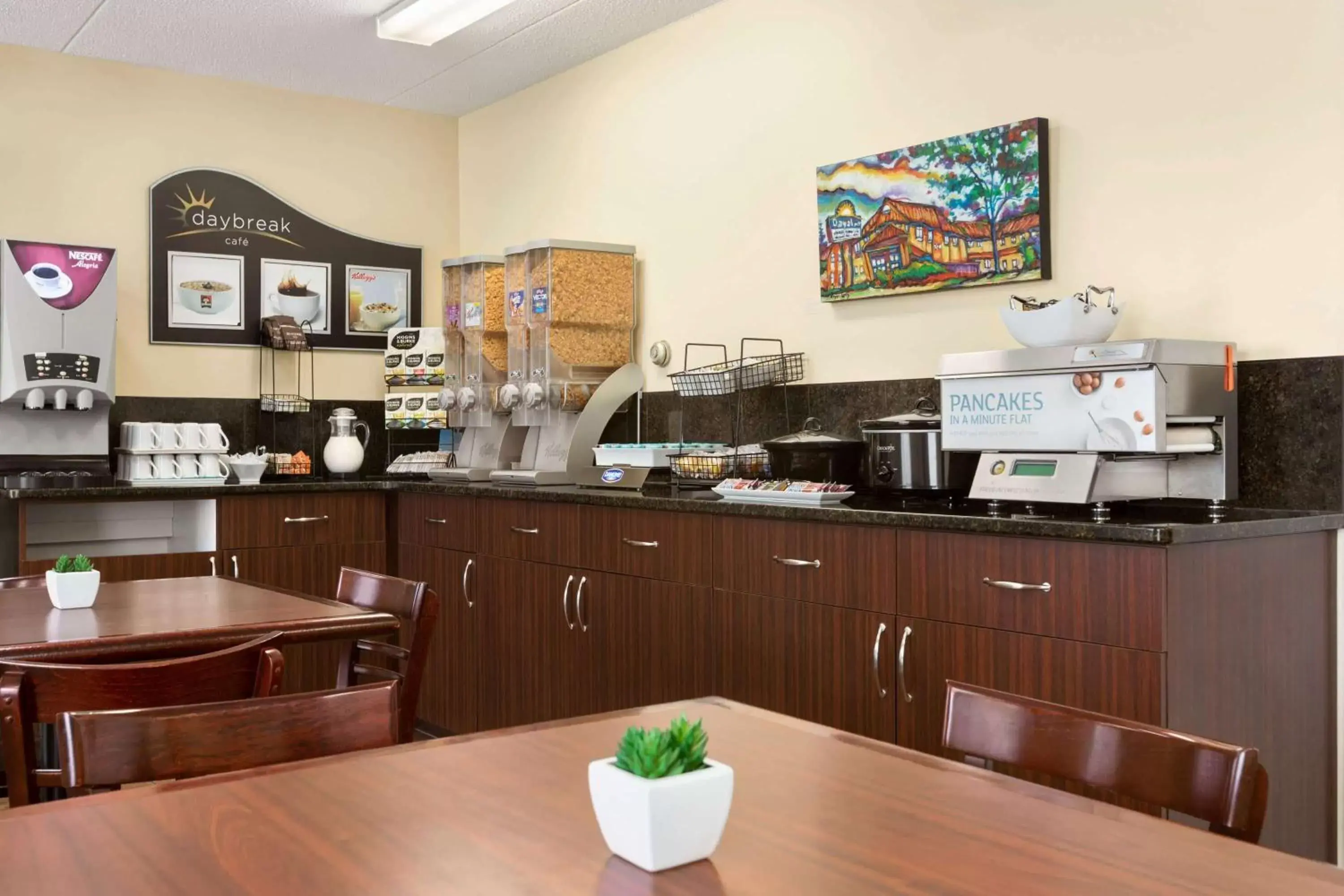 Restaurant/places to eat, Kitchen/Kitchenette in Days Inn by Wyndham Miramichi NB
