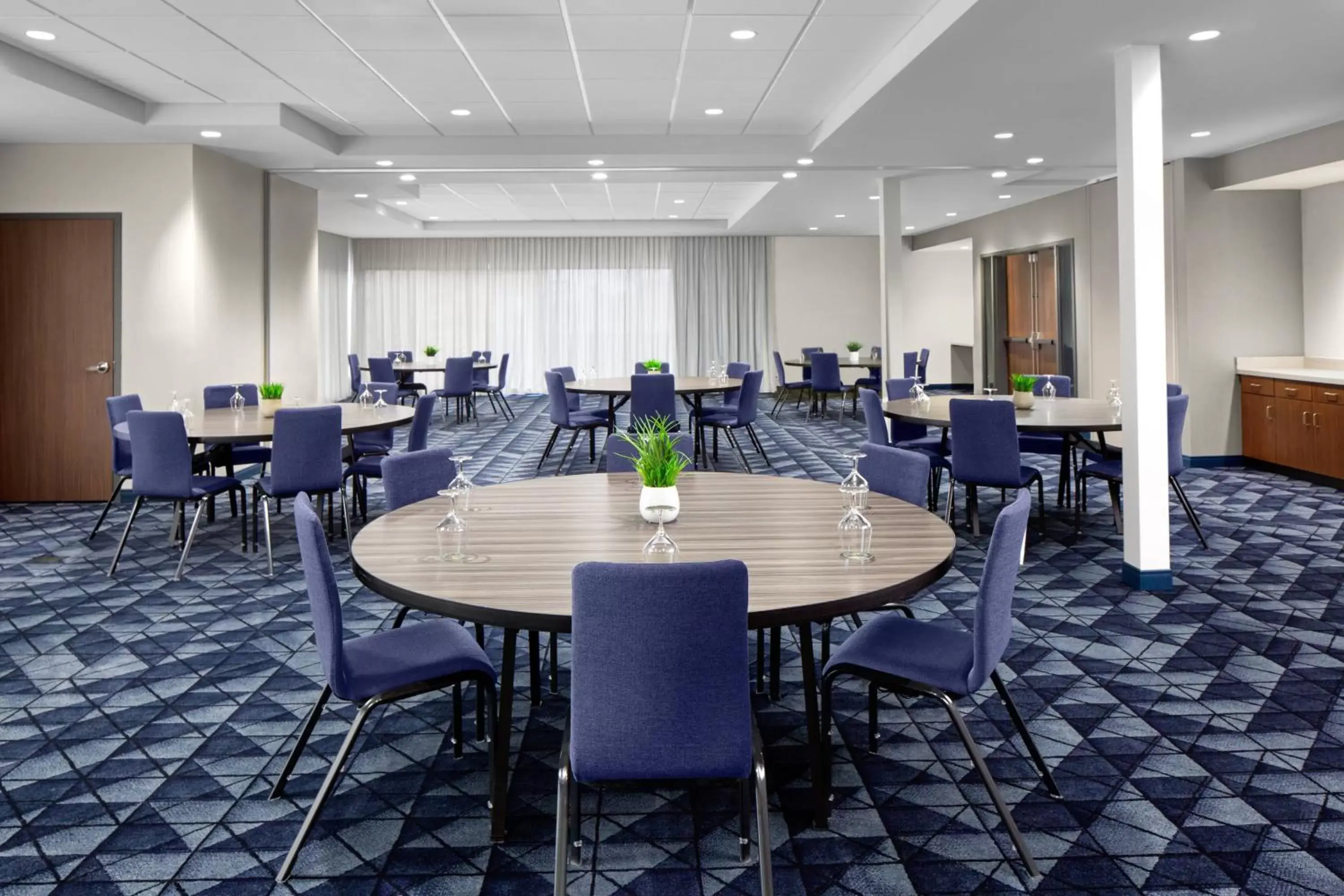 Meeting/conference room in Courtyard by Marriott Lansing Downtown