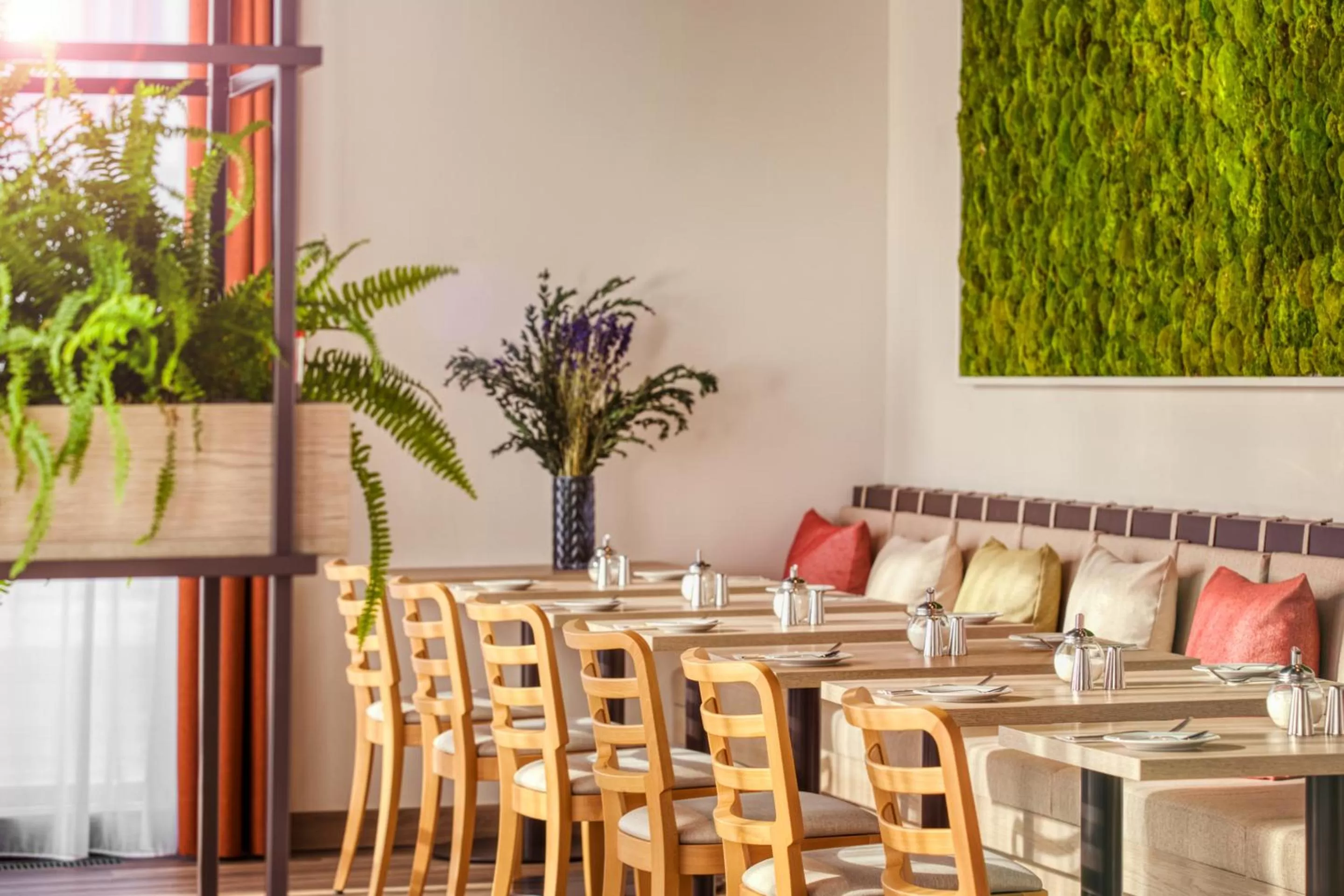 Restaurant/places to eat in IntercityHotel Zürich Airport